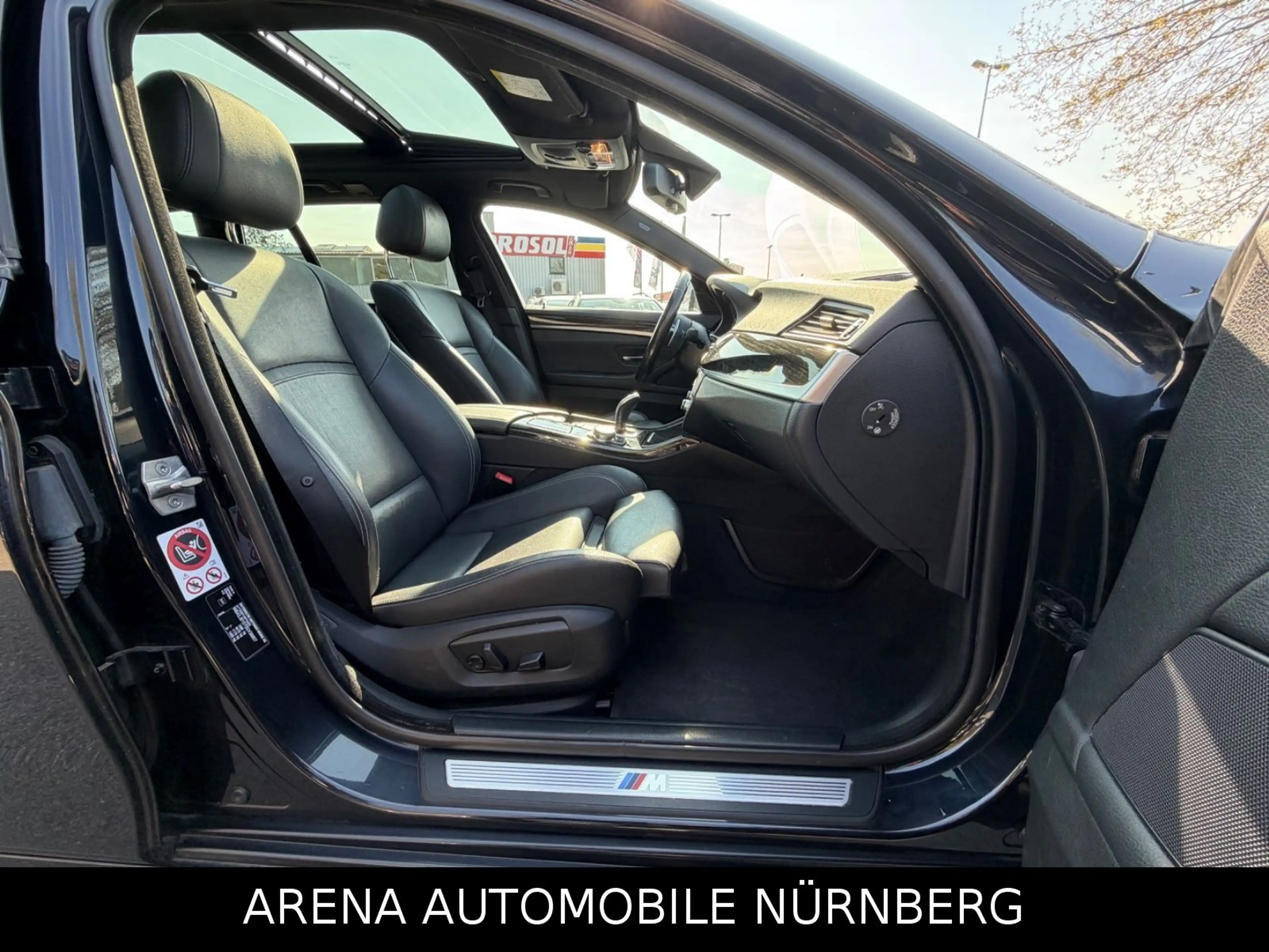 BMW 525 d Touring M-Paket*xDrive*Panorama*Leder* — photo 13