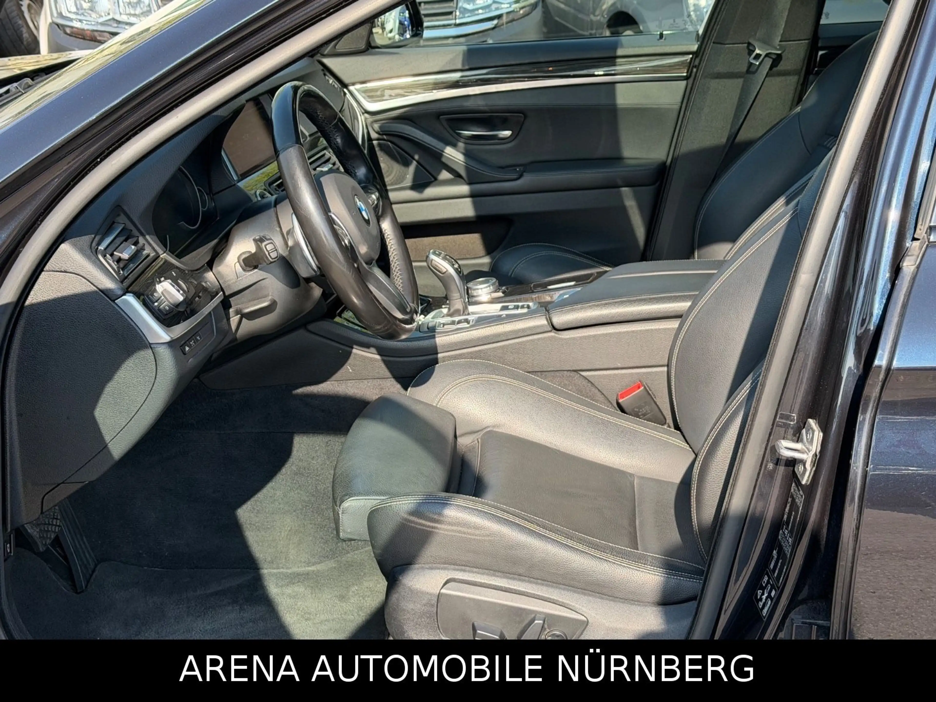 BMW 525 d Touring M-Paket*xDrive*Panorama*Leder* — photo 11