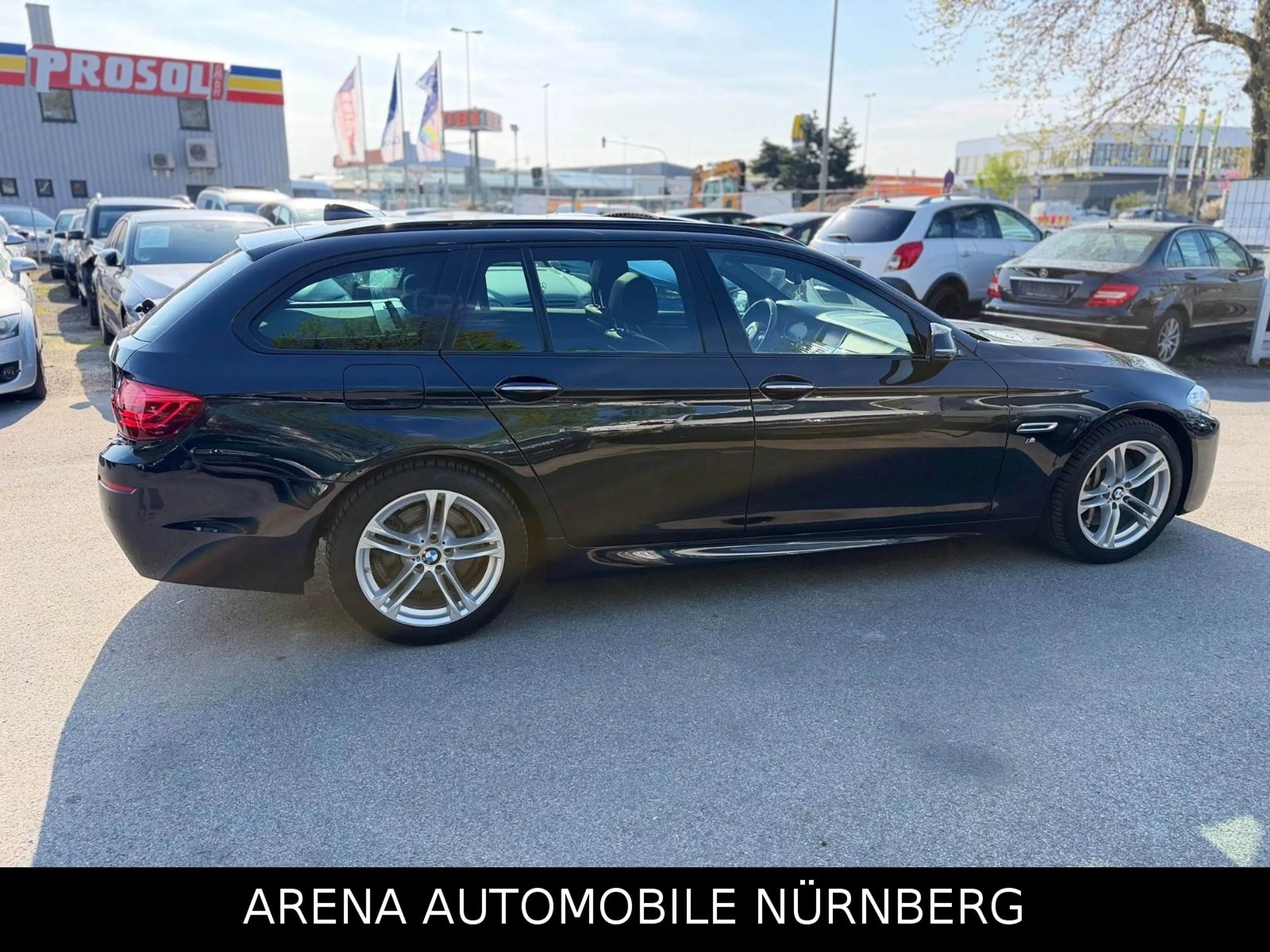 BMW 525 d Touring M-Paket*xDrive*Panorama*Leder* — photo 4