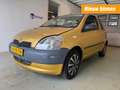 Toyota Yaris 1.0-16V VVT-i Terra 3DRS HB RIJDT GOED Geel - thumbnail 1