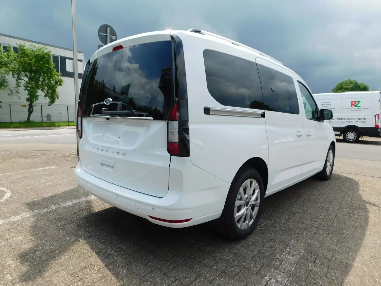Ford Grand Tourneo Titanium L2 Autom. 7 Sitze/5J.Gara 5