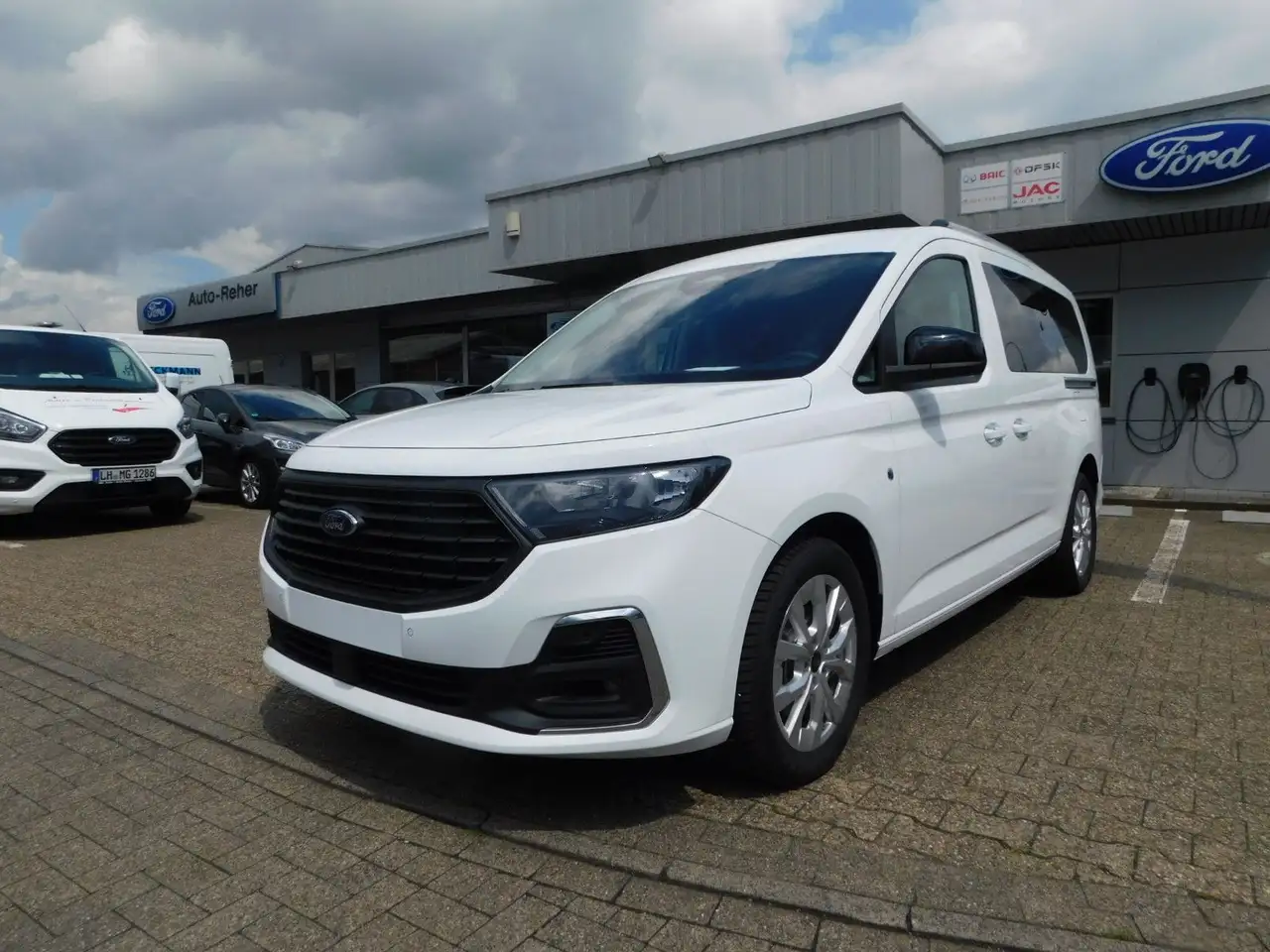 Ford Grand Tourneo Titanium L2 Autom. 7 Sitze/5J.Gara 3