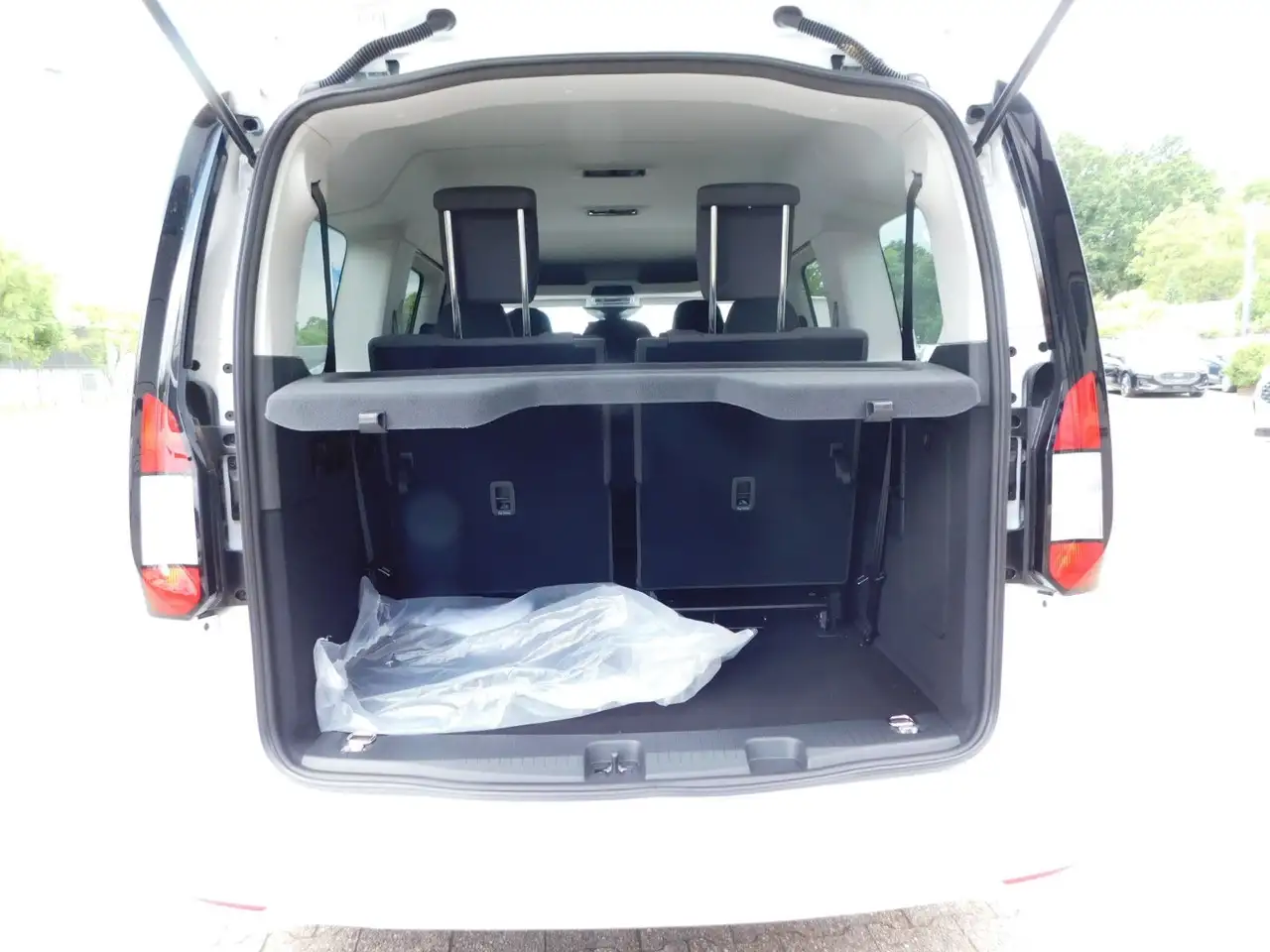 Ford Grand Tourneo Titanium L2 Autom. 7 Sitze/5J.Gara 12
