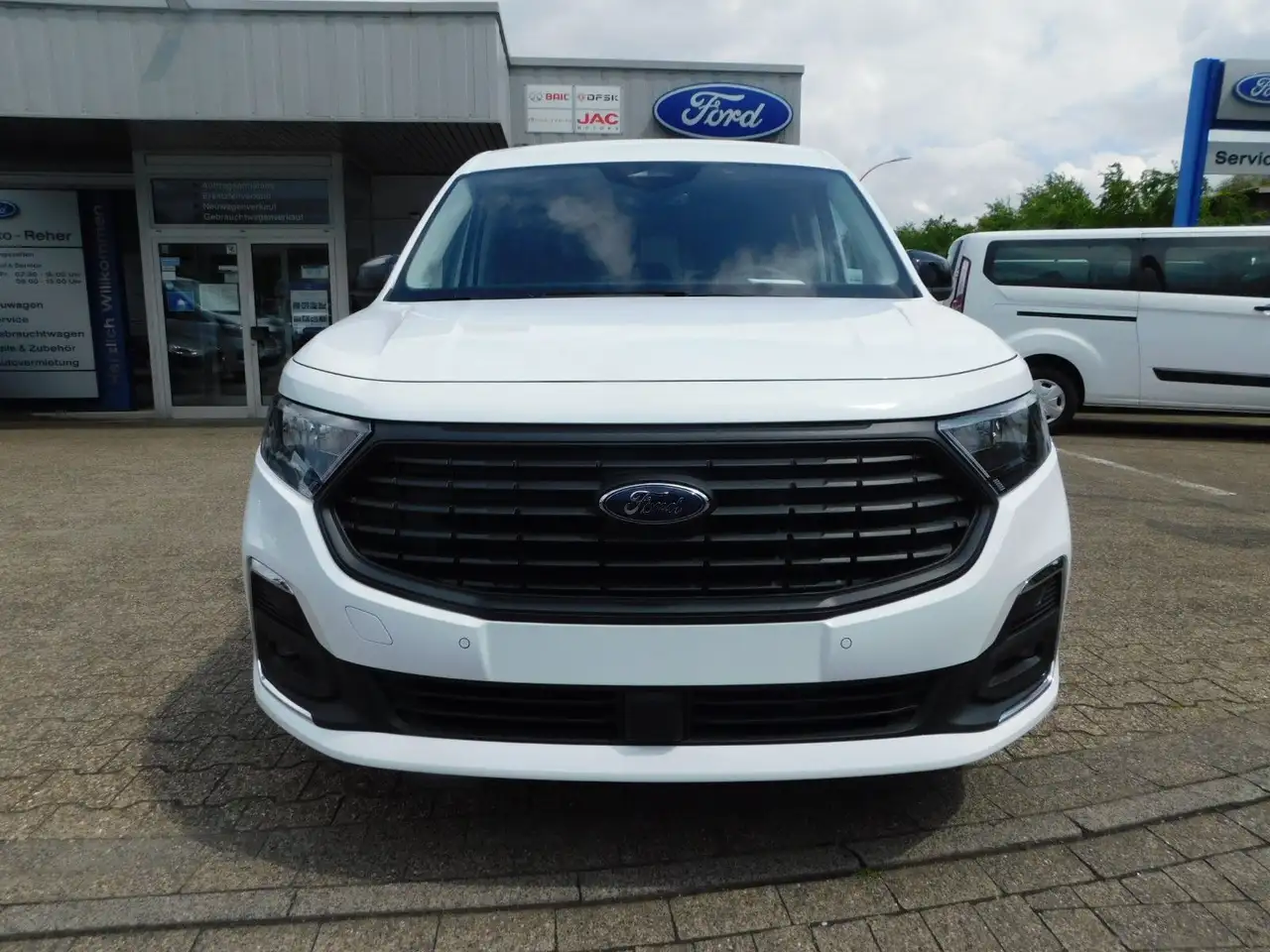 Ford Grand Tourneo Titanium L2 Autom. 7 Sitze/5J.Gara 2