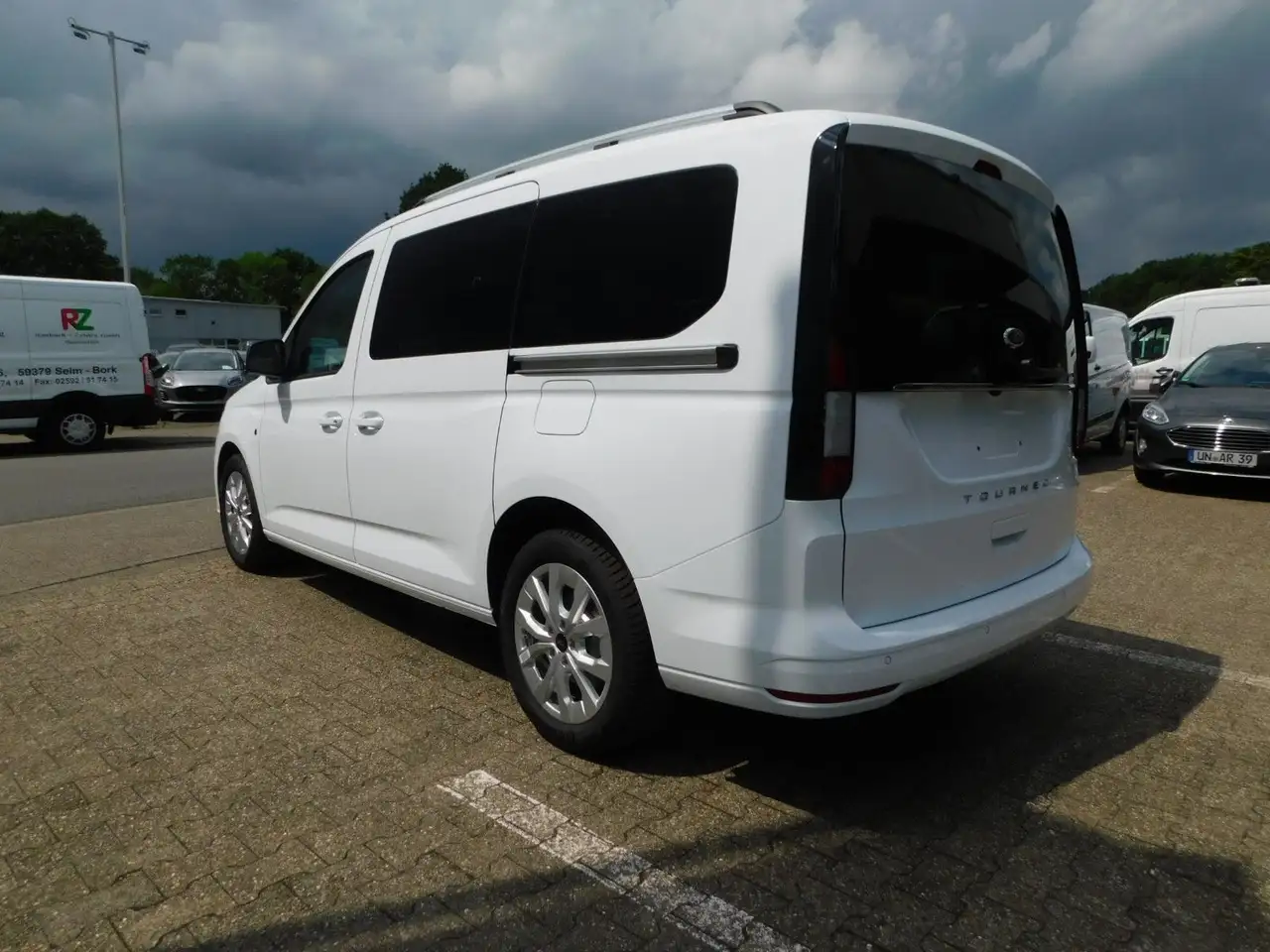 Ford Grand Tourneo Titanium L2 Autom. 7 Sitze/5J.Gara 7