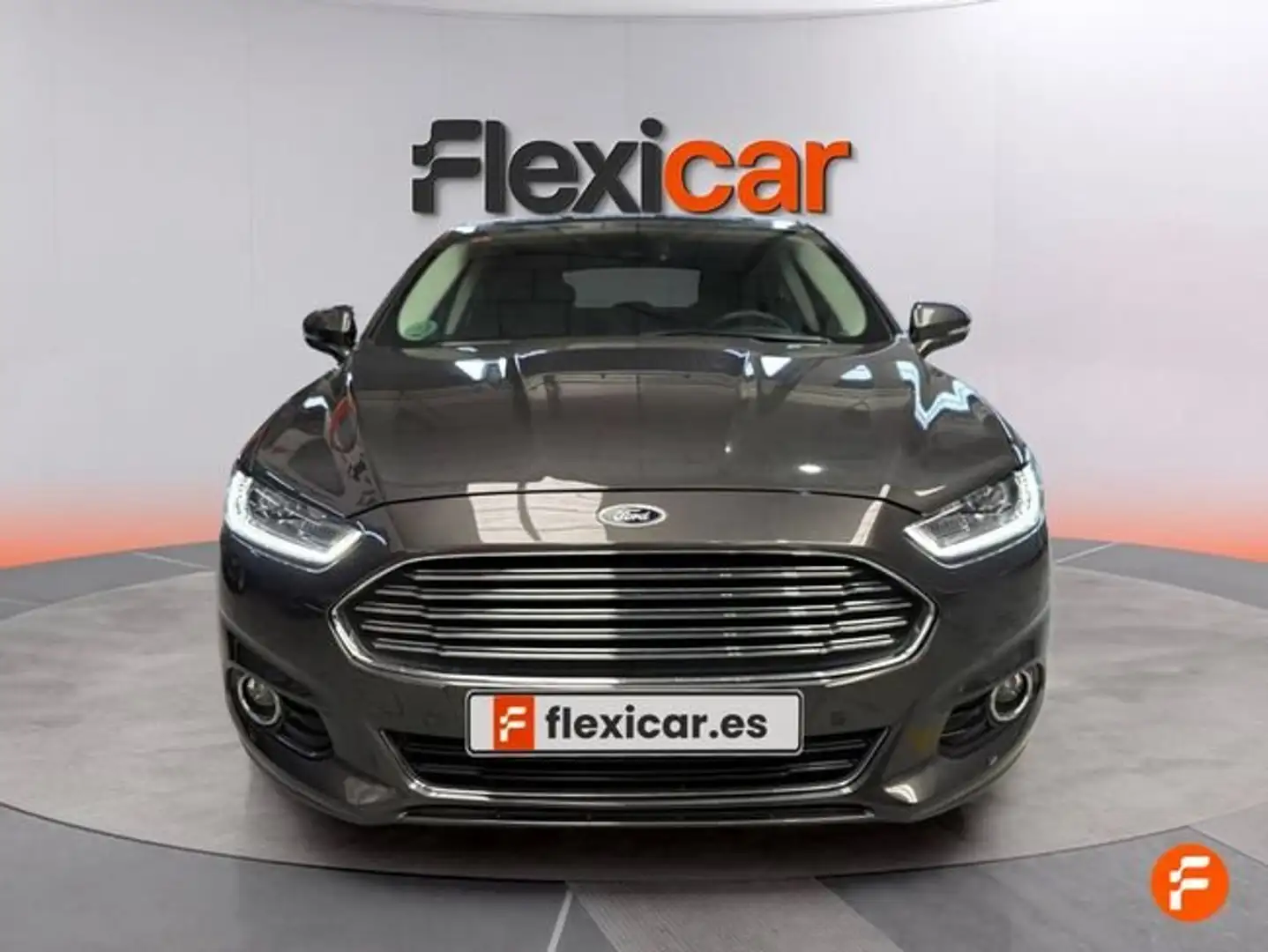 Ford Mondeo 2.0 TDCi 132kW AWD PowShift Vignale Sed. Gris - 2