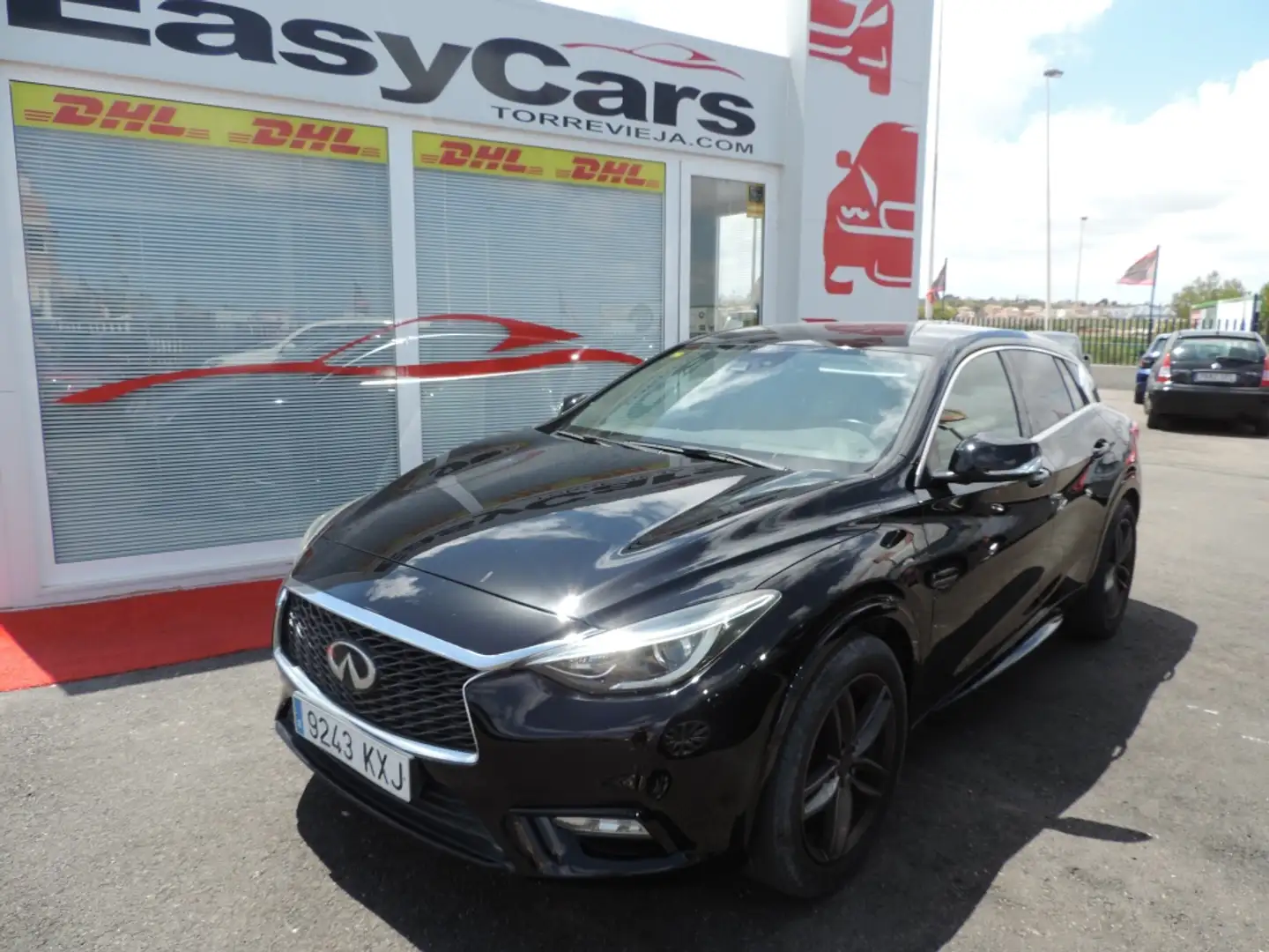 Infiniti Q30 1.5d Premium 7DCT Noir - 1