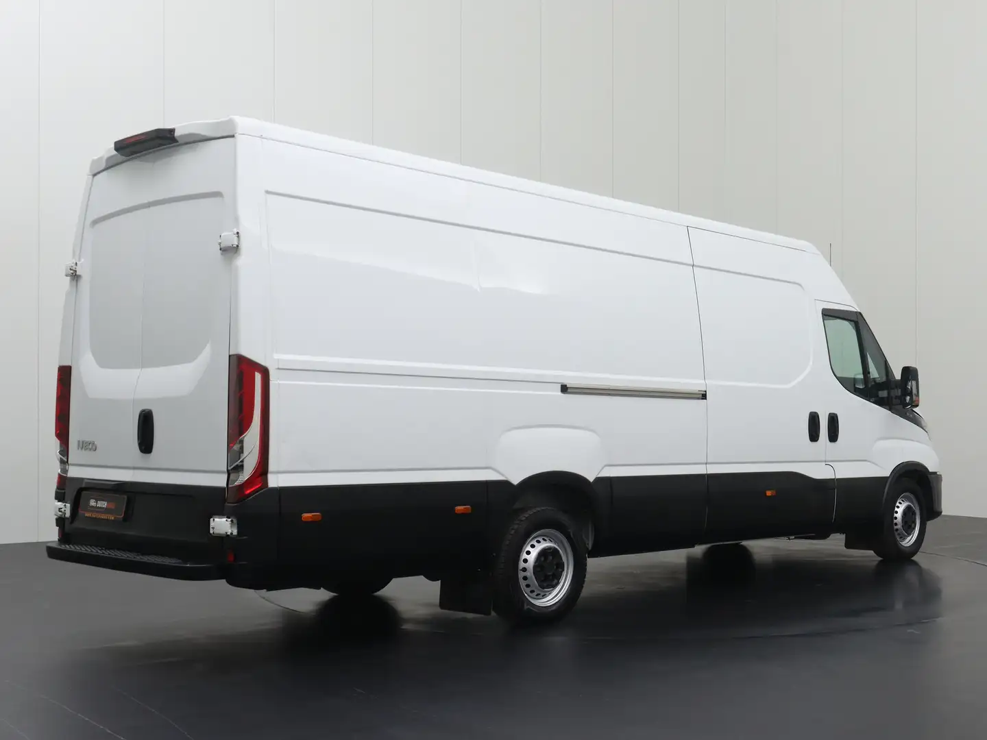 Iveco Daily 35S16 L3H2 Maxi | Airco | 3-Persoons | Betimmering Bílá - 2