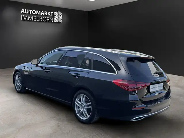 Mercedes-Benz C view 5