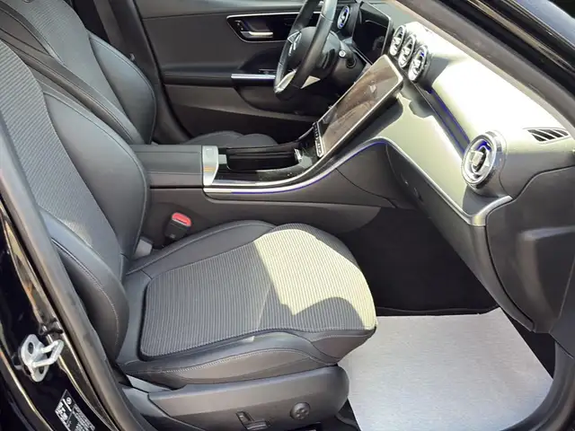 Mercedes-Benz C view 14