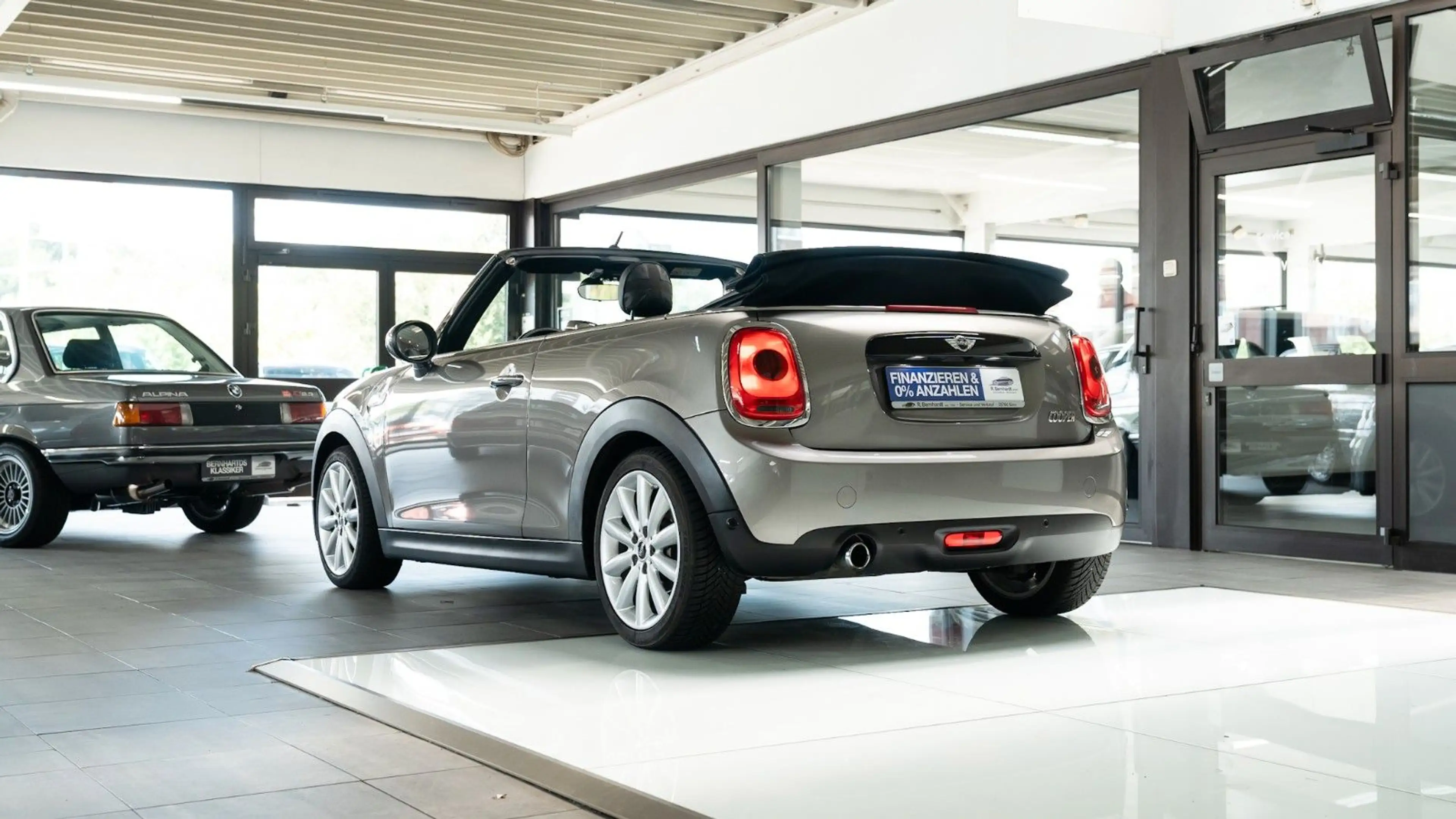 MINI Cooper Cabrio Leder Navi Tempomat Klima uvm. — photo 11