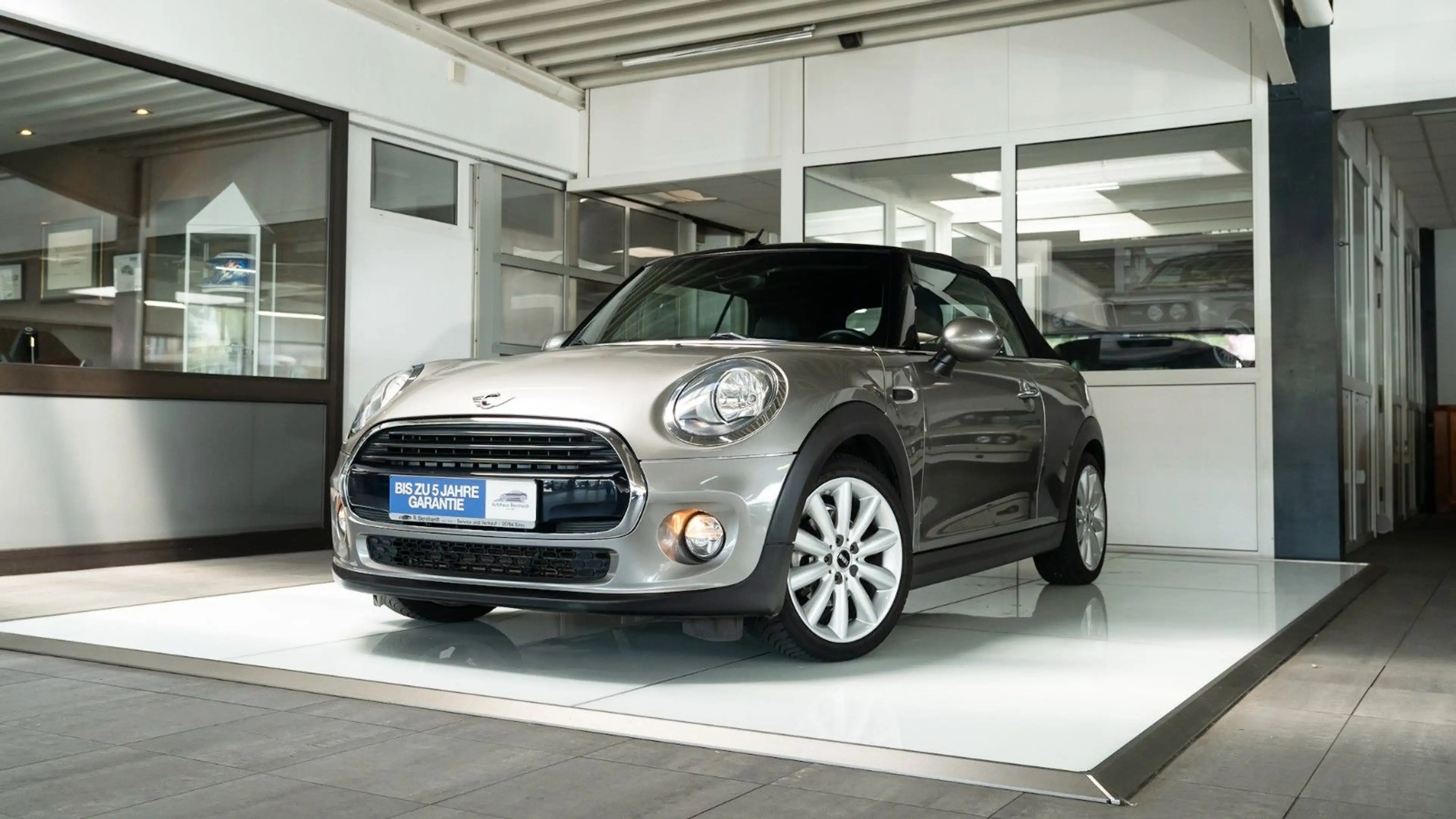 MINI Cooper Cabrio Leder Navi Tempomat Klima uvm.