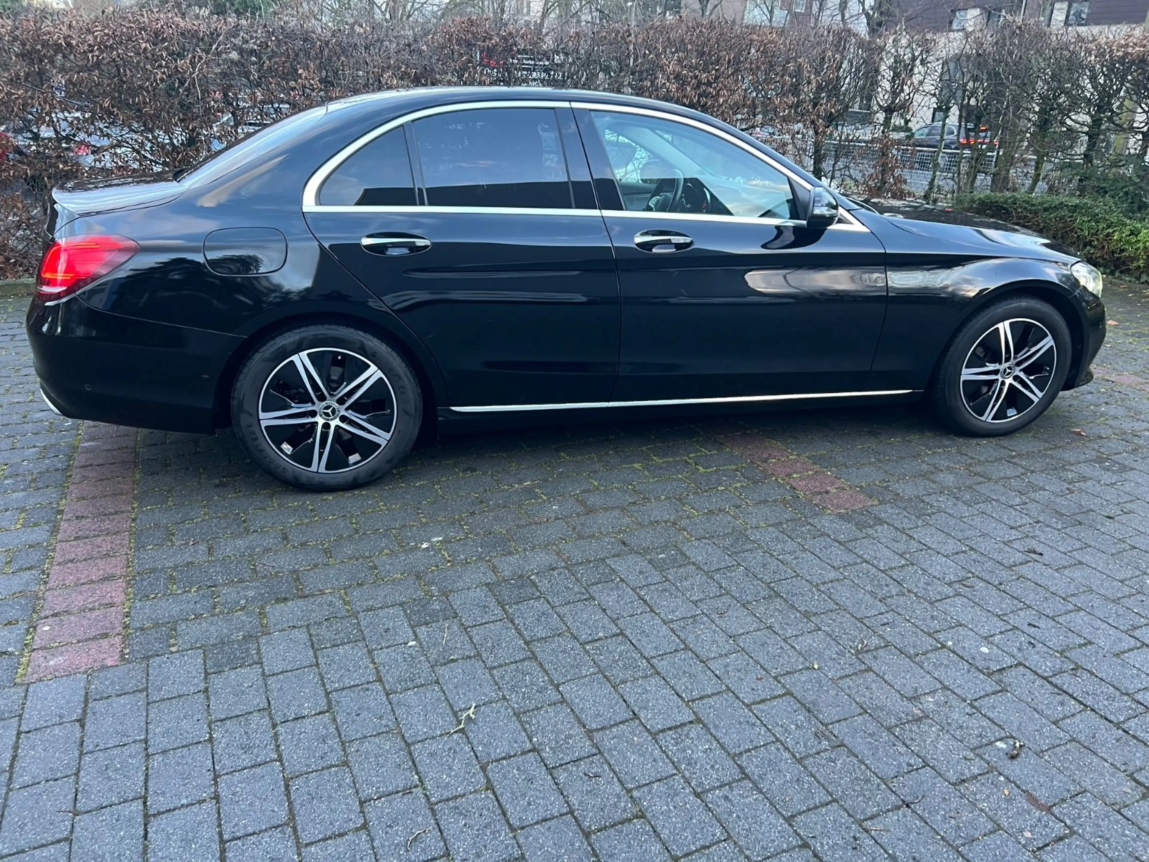 Mercedes-Benz C 200 d  Limousine ~1.Hand~Kamera~Navi~ — photo 5