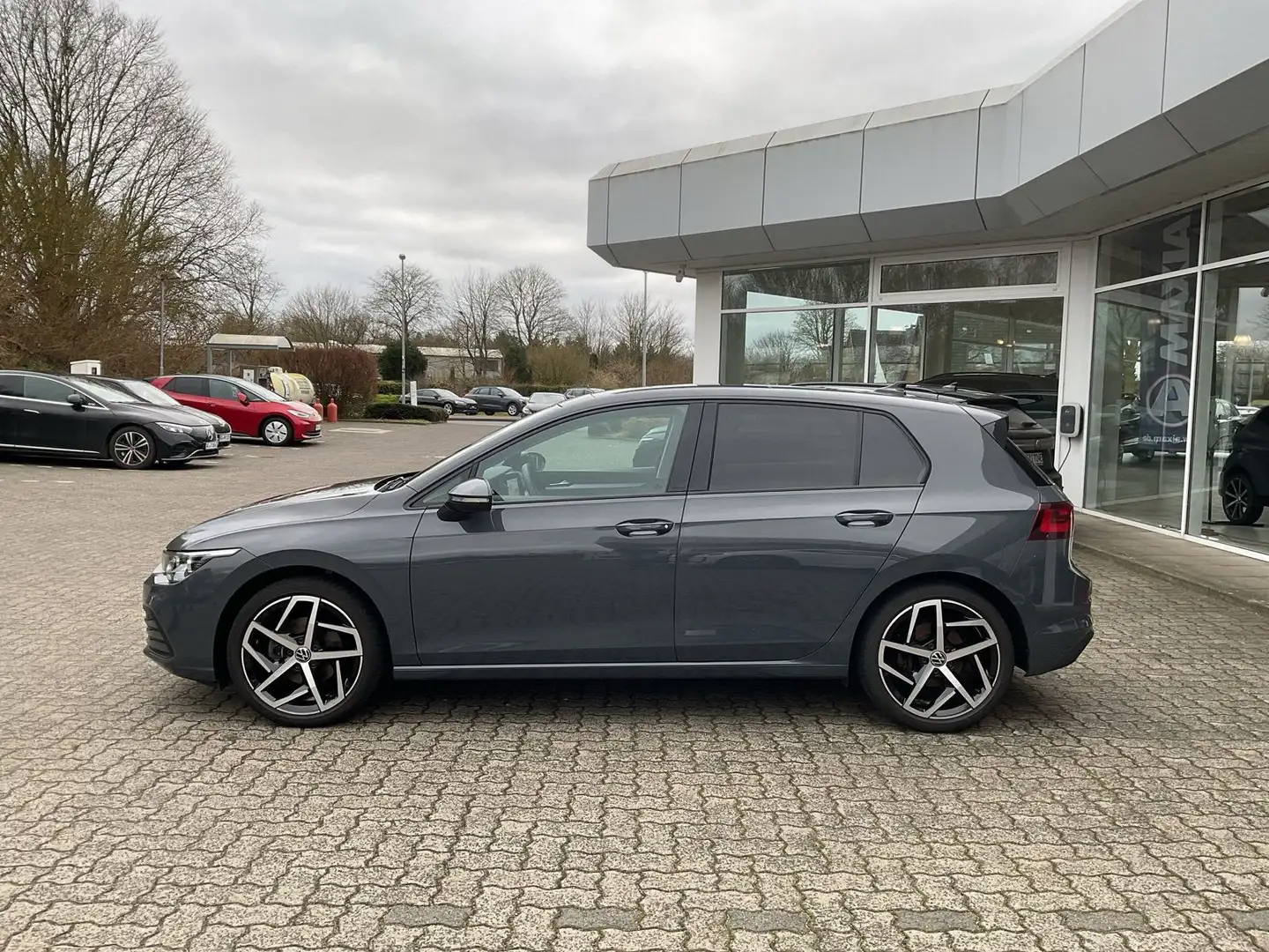 Volkswagen Golf VIII Life 1.5 TSI AHK RFK ACC LED Navi Sitz Gris - 2