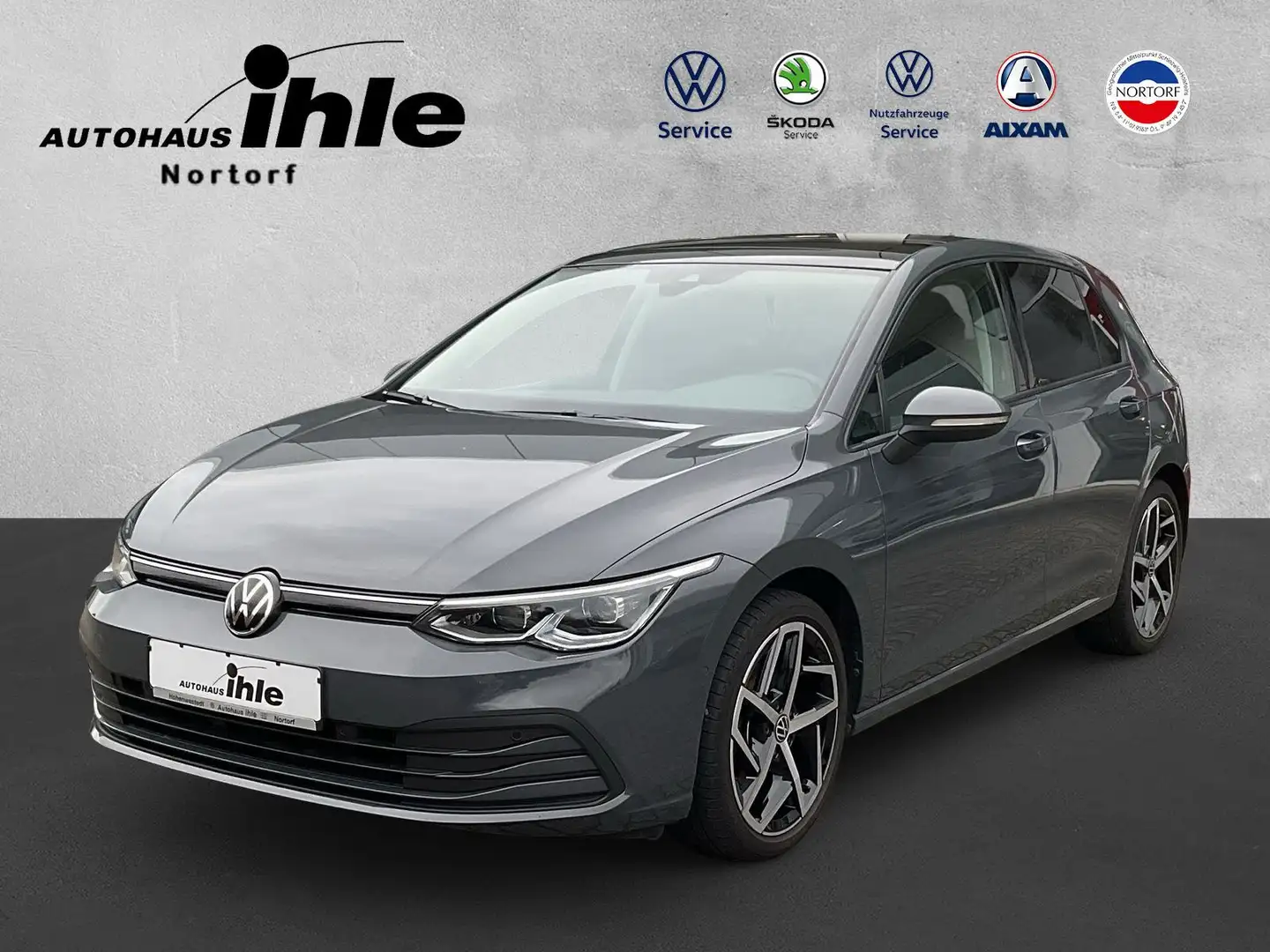 Volkswagen Golf VIII Life 1.5 TSI AHK RFK ACC LED Navi Sitz Gris - 1