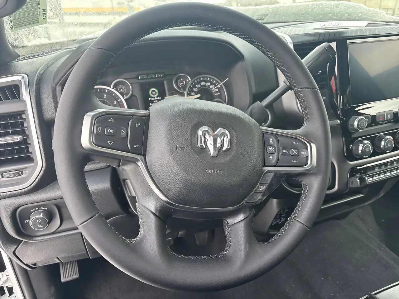 RAM 2500 снимка RAM 2500