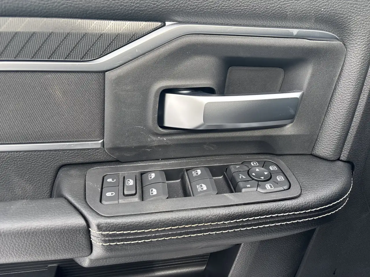 RAM 2500 снимка RAM 2500