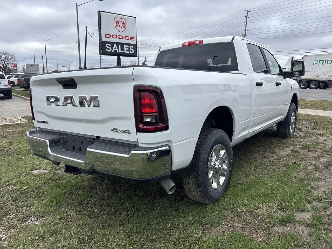 RAM 2500 снимка RAM 2500