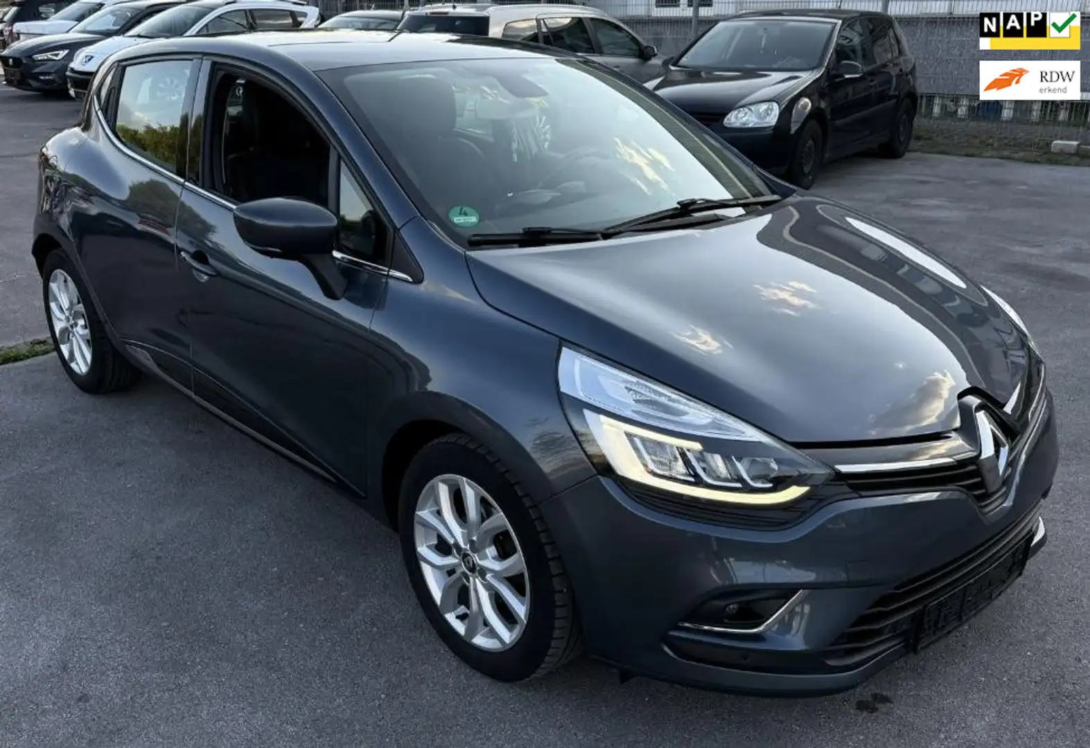 Renault Clio 1.2 TCe Bose AUTOMAAT CAMERA NAVI CRUISE CTRL CLIM Grijs - 1