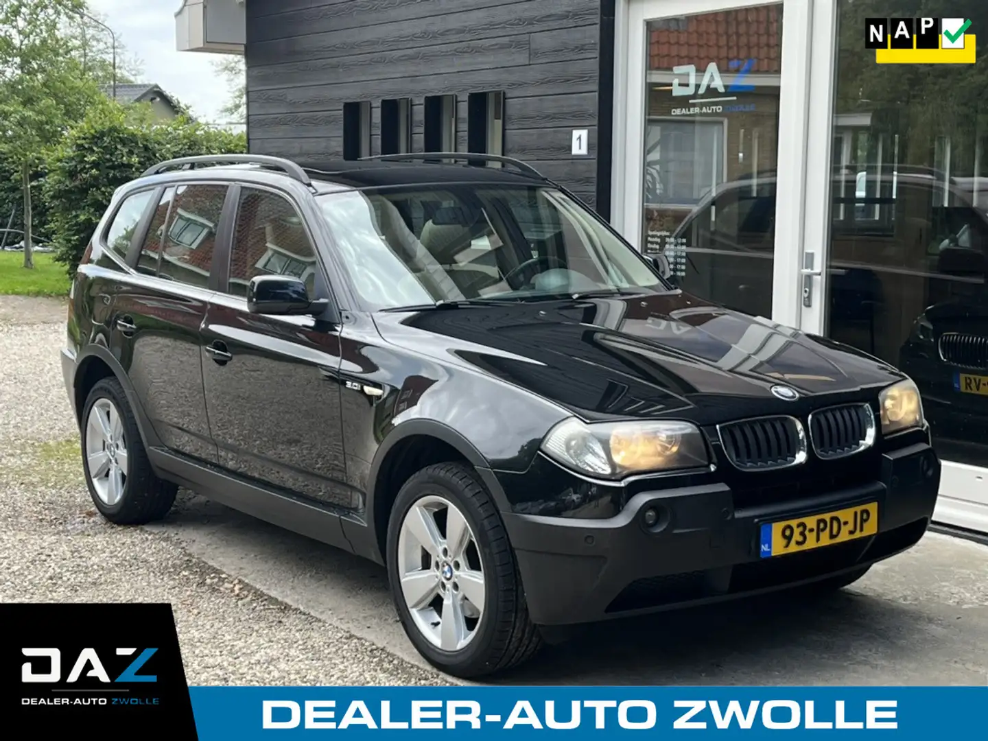 BMW X3 3.0i Executive Aut/Ecc/Leer/Pano/Youngtimer! Zwart - 1