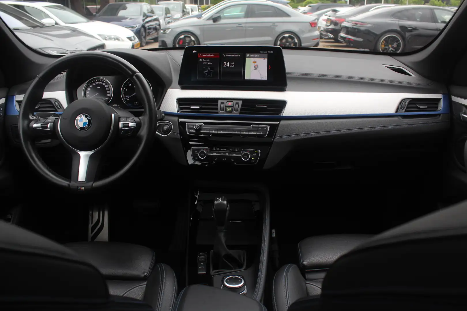 BMW X1 xDrive25e Executive Ed. M Sport / Trekhaak / Panor Grijs - 2