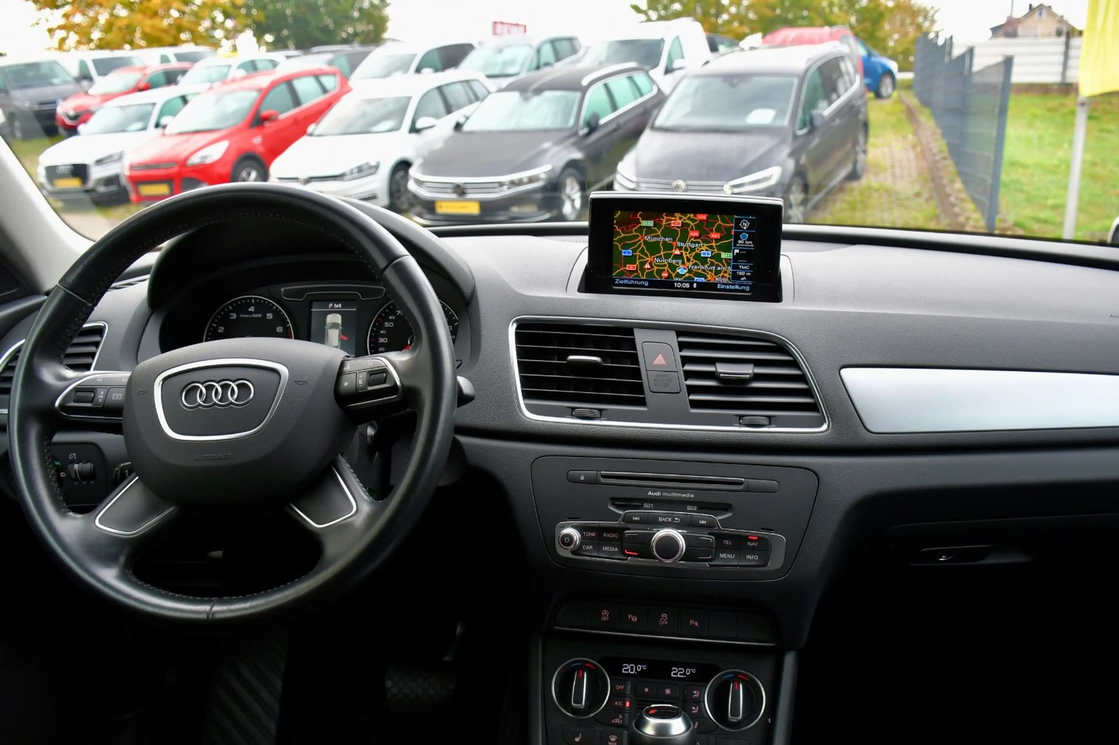 Audi Q3 Klima Navi Sitzheizung Kamera PDC ParkAssist — photo 12
