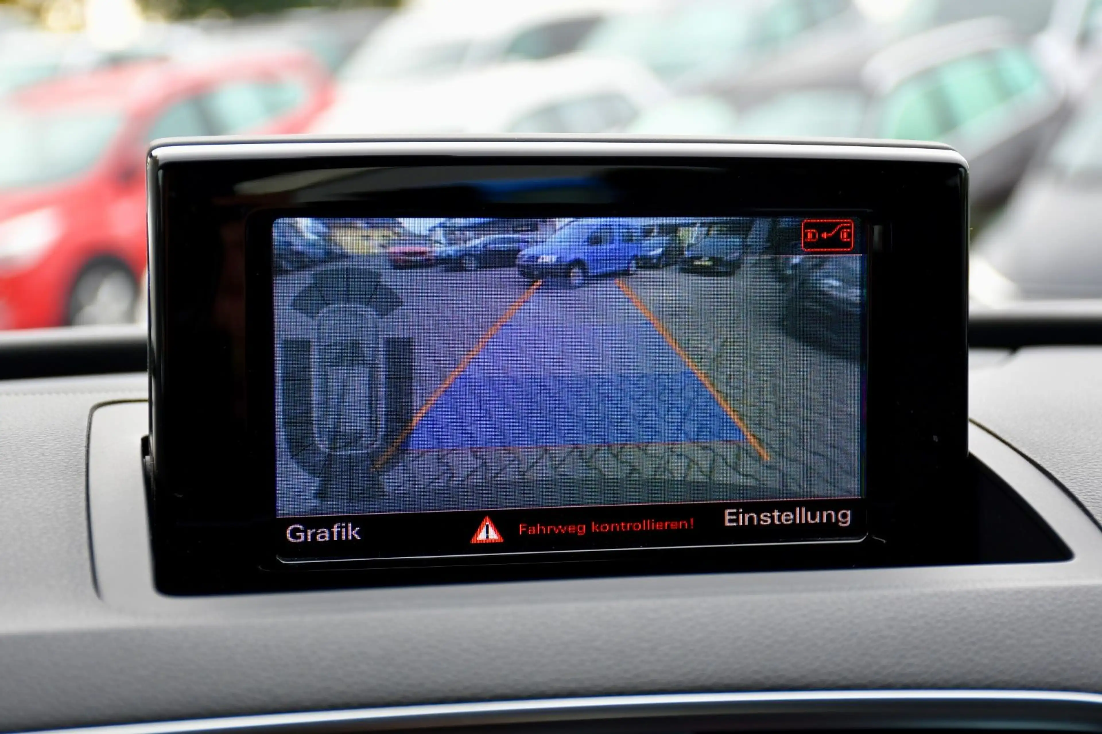 Audi Q3 Klima Navi Sitzheizung Kamera PDC ParkAssist — photo 13