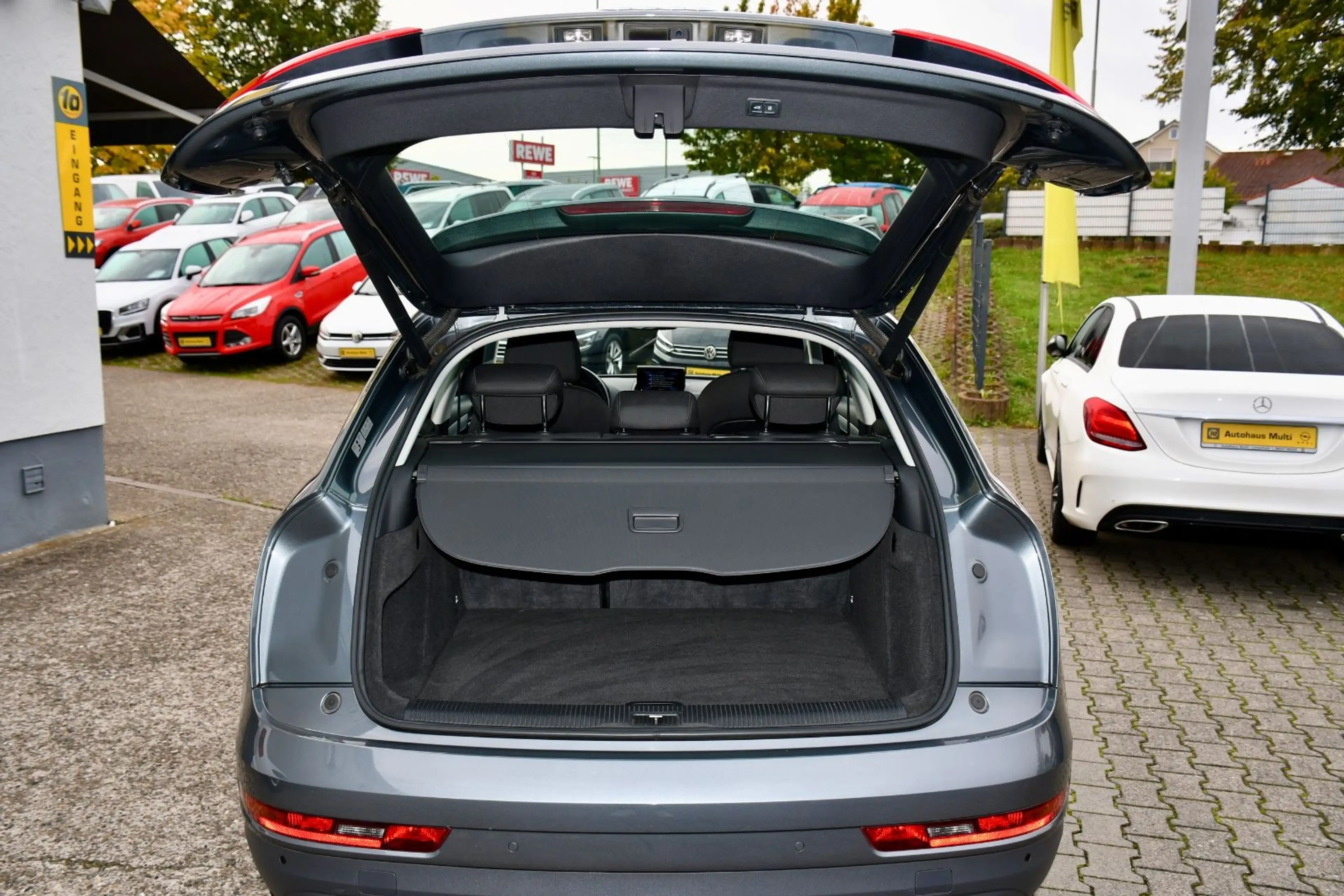 Audi Q3 Klima Navi Sitzheizung Kamera PDC ParkAssist — photo 8