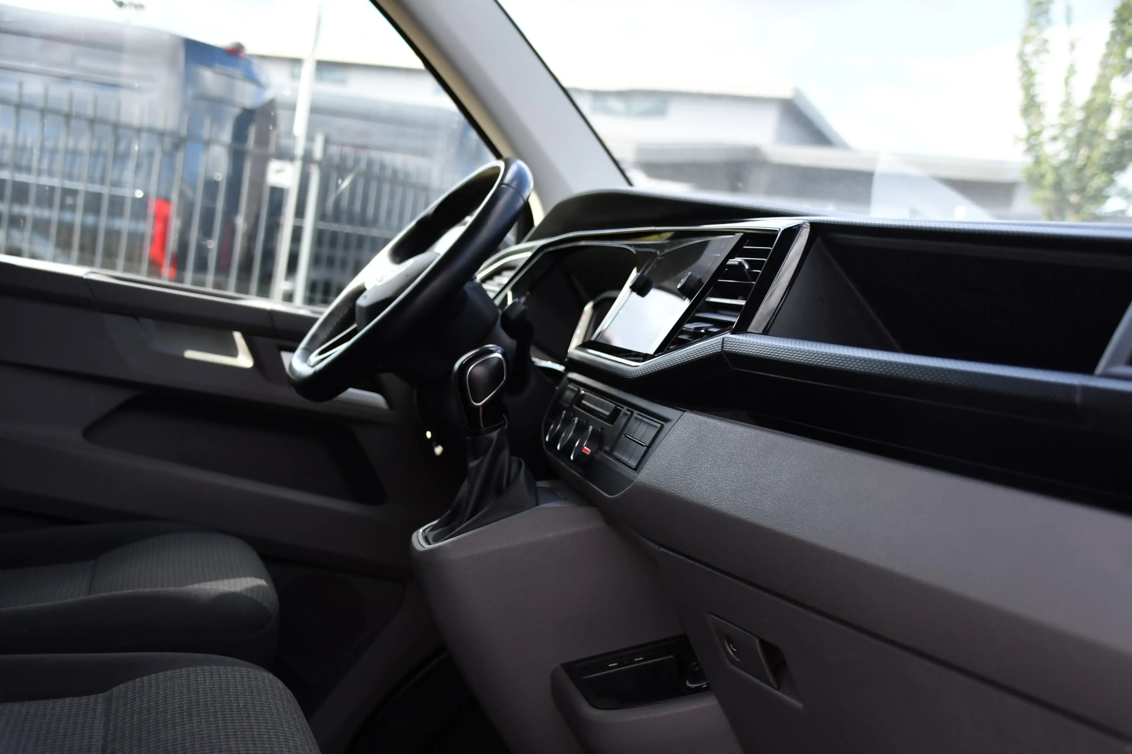 Volkswagen Transporter 2.0 TDI L1H1 30 Bulli Virtual, Adaptieve Cruise, C — photo 21