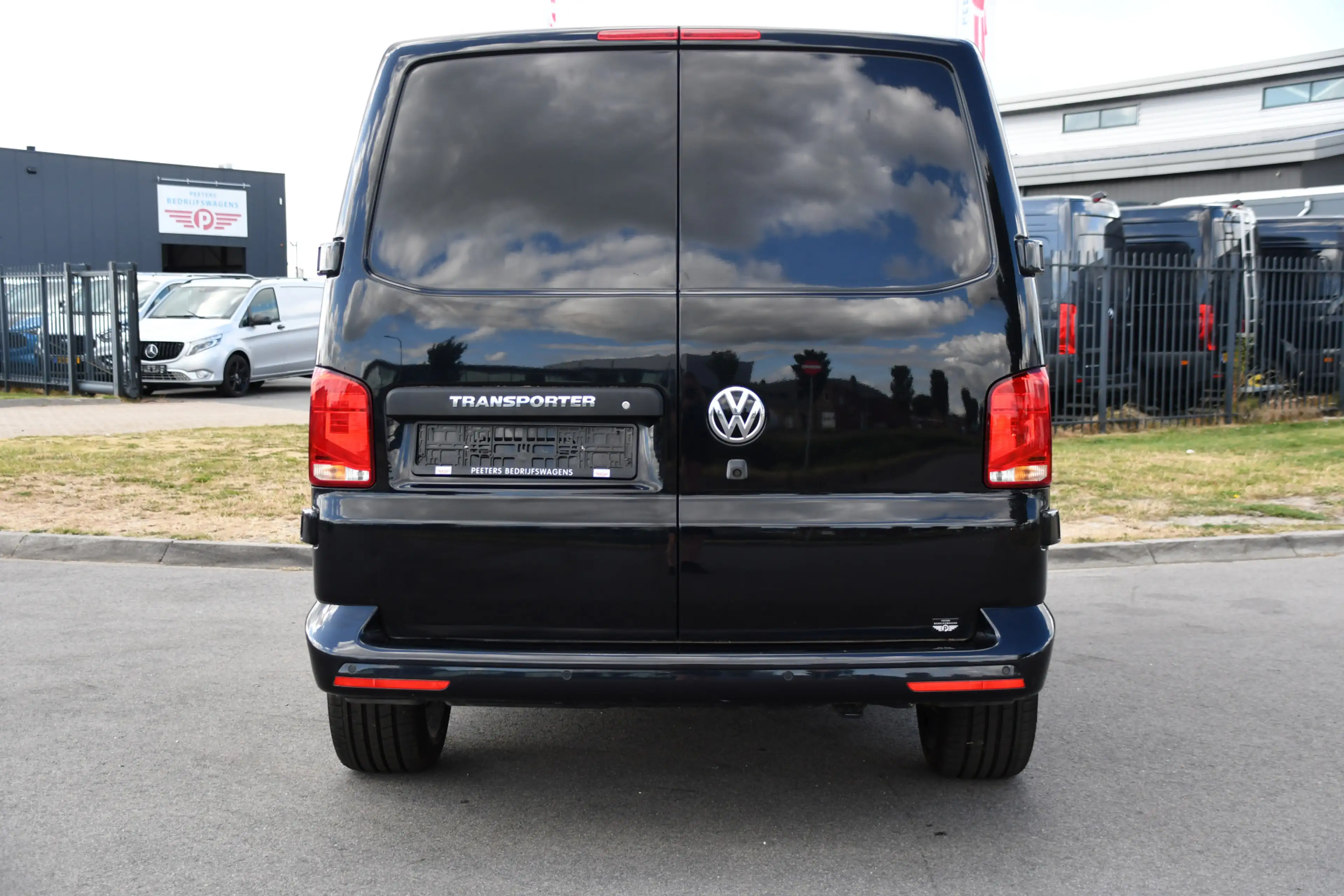 Volkswagen Transporter 2.0 TDI L1H1 30 Bulli Virtual, Adaptieve Cruise, C — photo 34