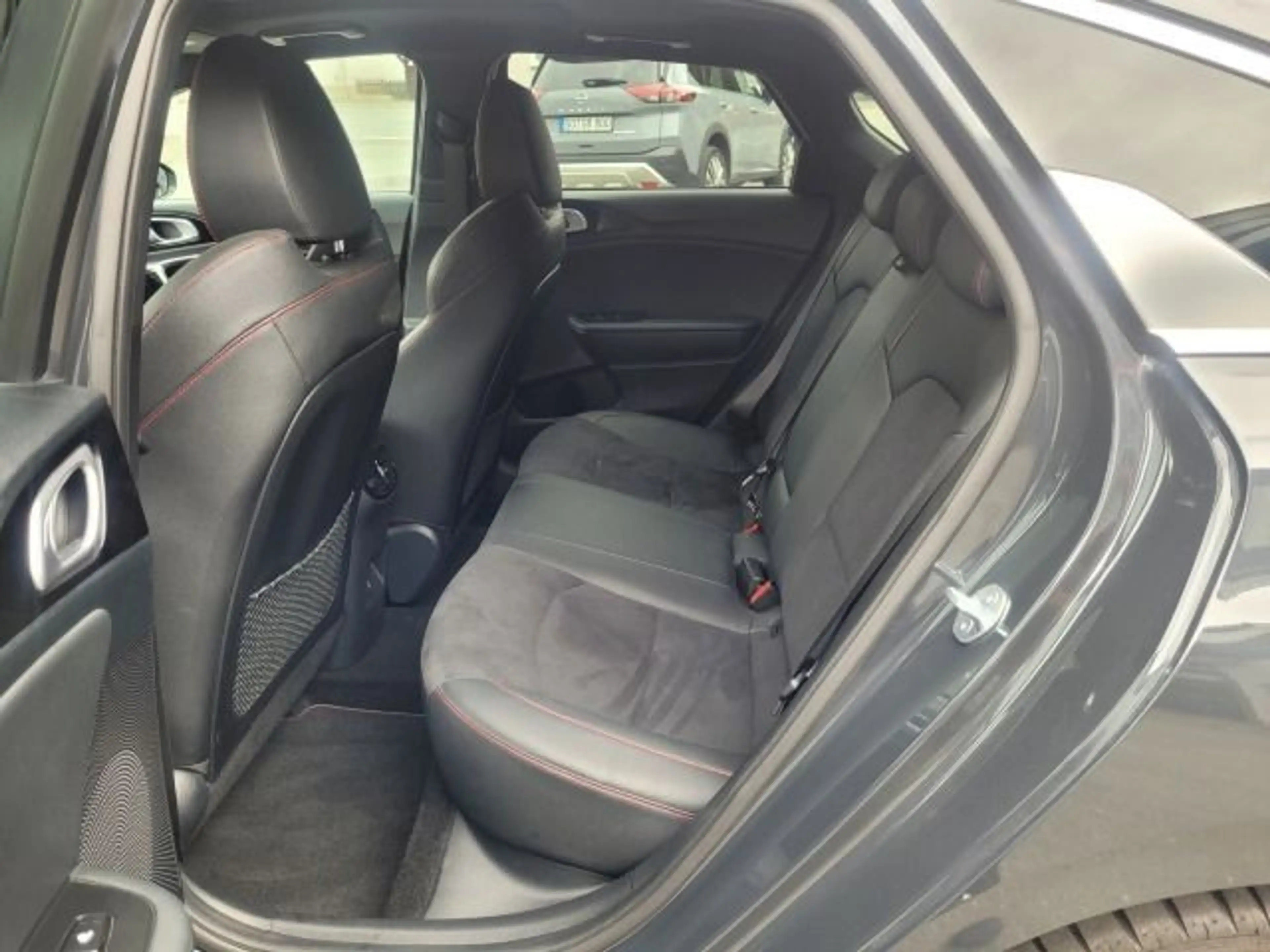 Kia Ceed / cee'd Ceed GT — photo 12