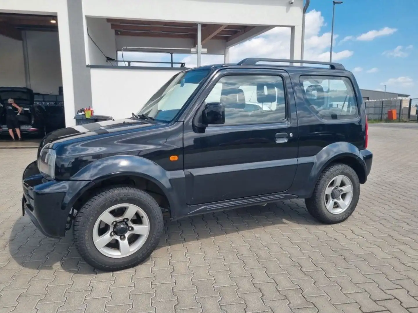 Suzuki Jimny Club Lim + AUTOMATIK Fekete - 2
