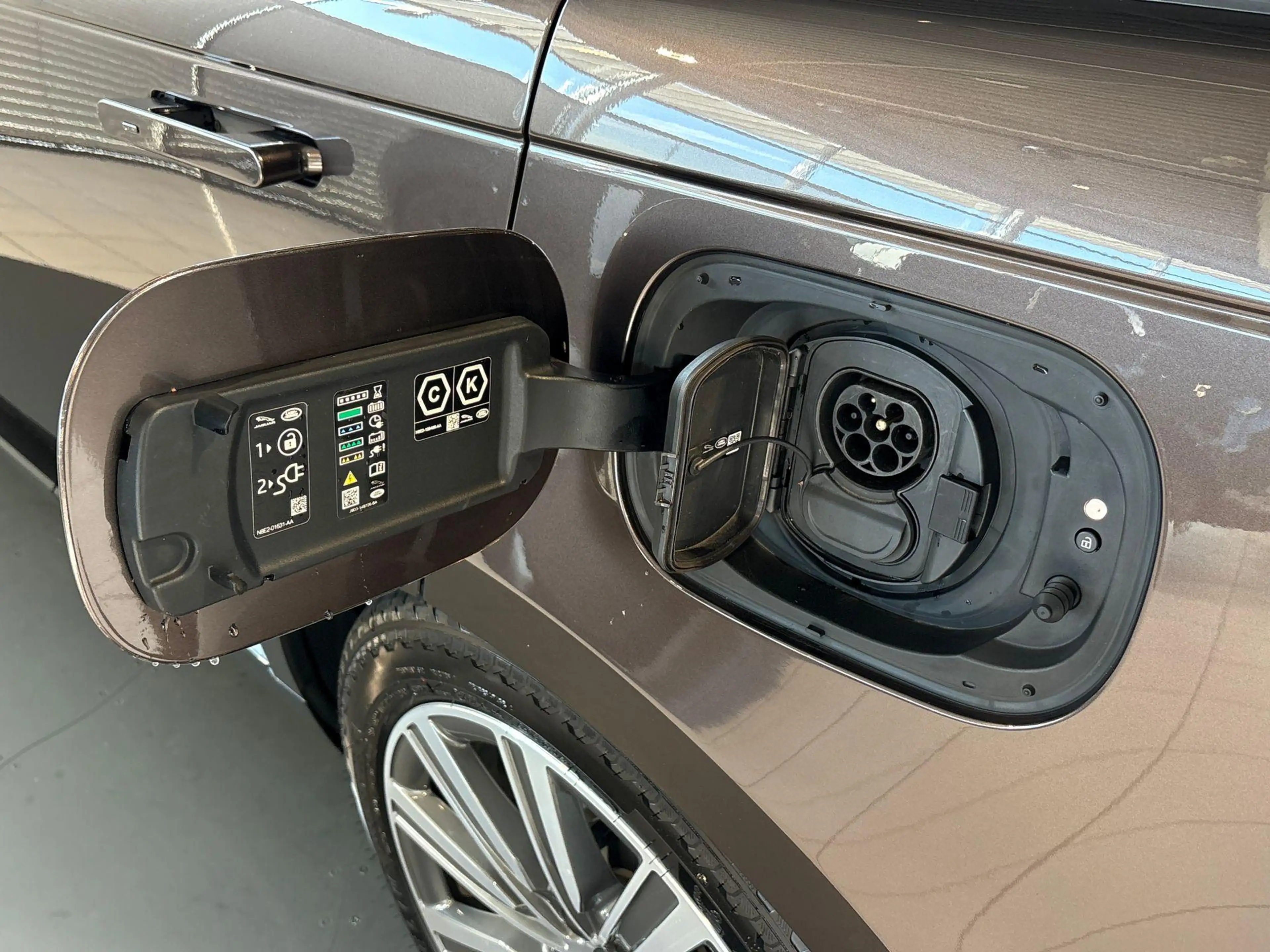 Land Rover Range Rover P460e AUTOBIOGRAPHY TOURMALINE BROWN|PERLINO - SHA — photo 22