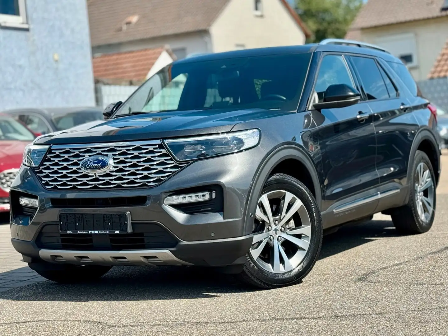 Ford Explorer 3.0 EcoBoost Hybrid PLATINUM 7-Sitzer Grau - 1