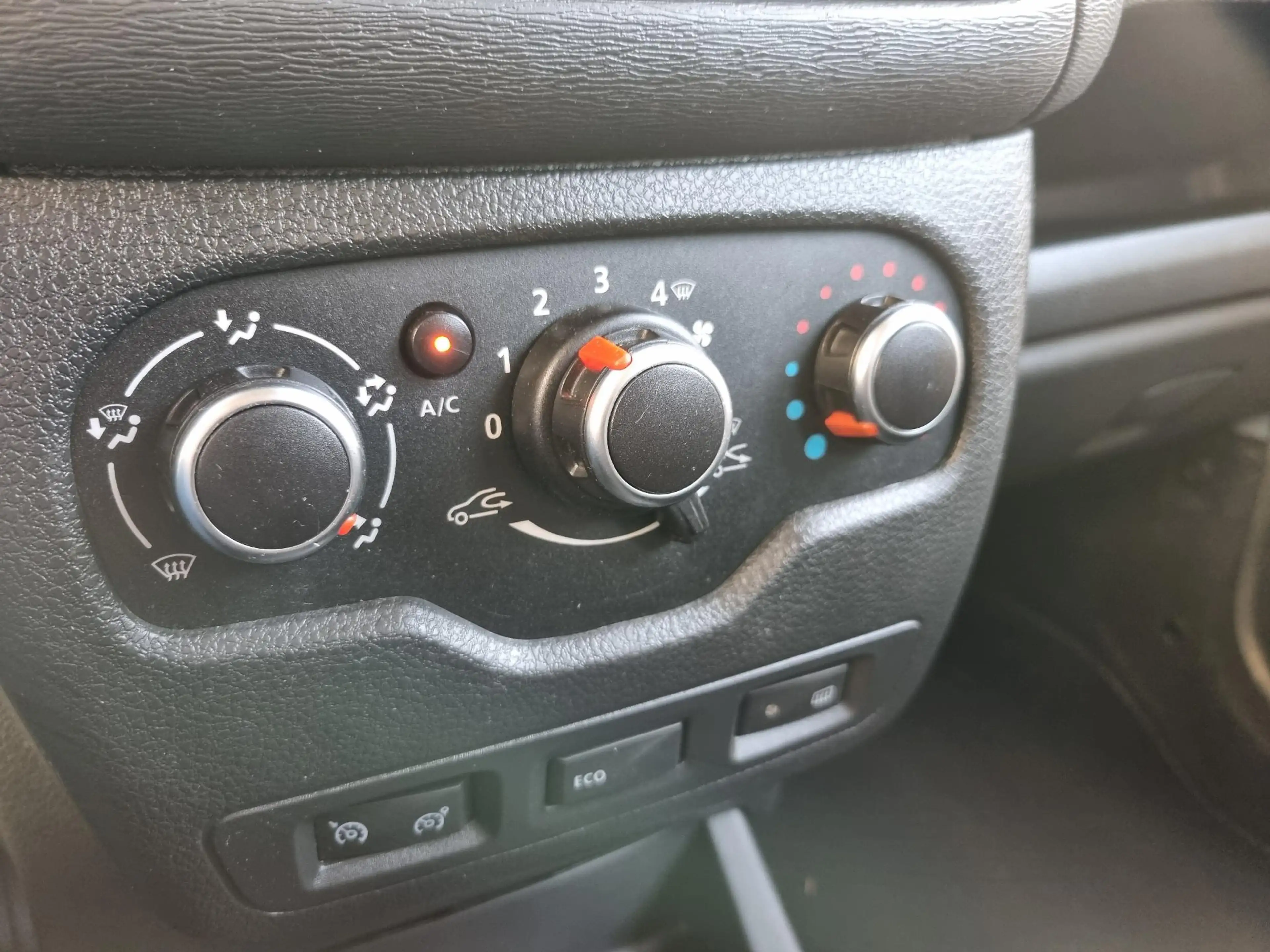 Dacia Dokker 1.2 TCe S&S Lauréate NAVI / CRUISE / TREKHAAK / PD — photo 10