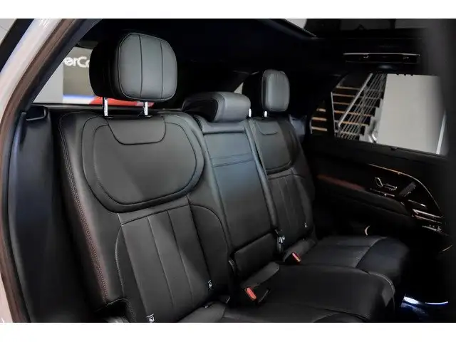 Land Rover Range Rover Sport view 12