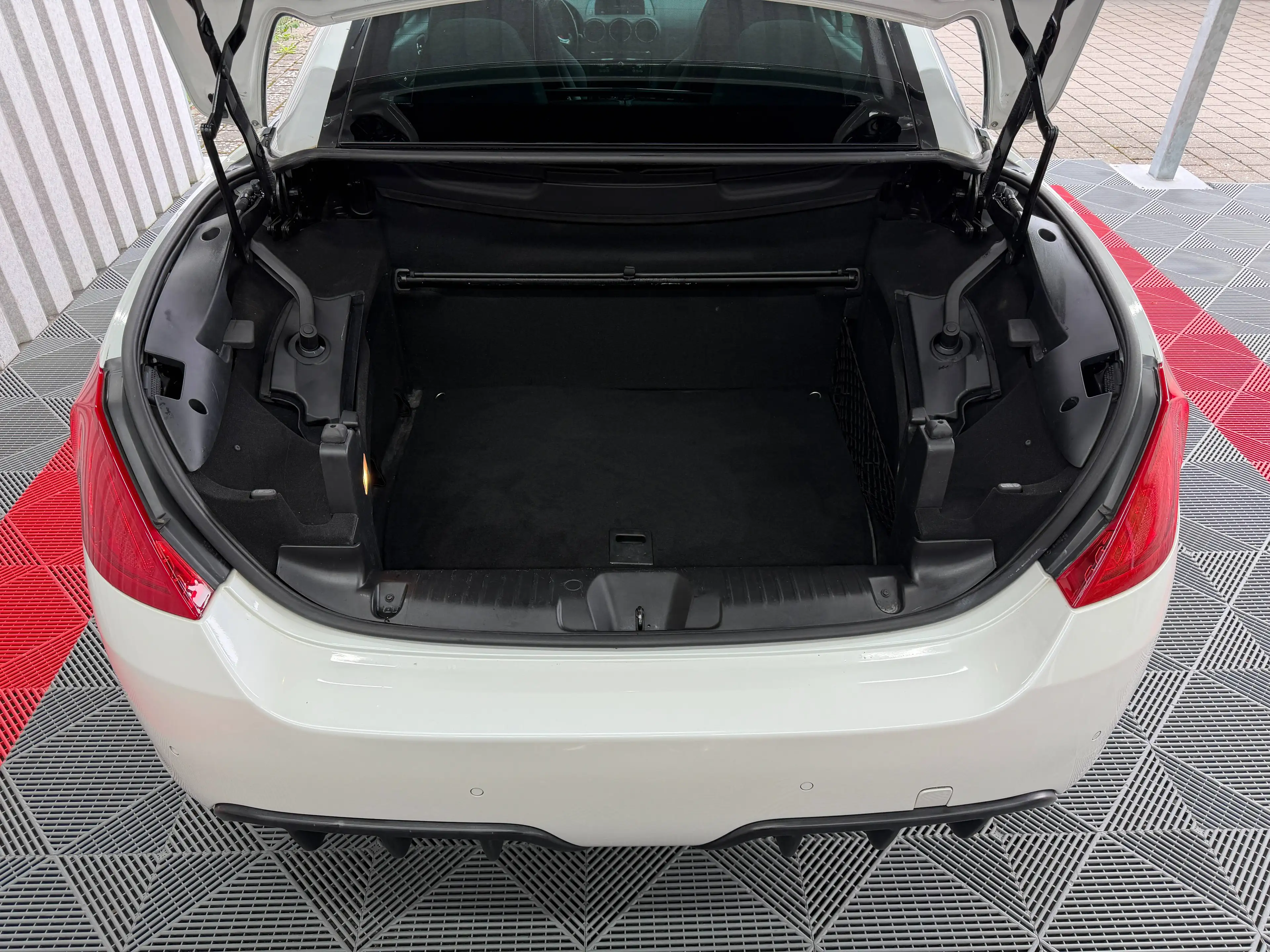 Peugeot 308 308CC Cabrio Automatik Leder JBL Tempo Navi LED PDC SHZ — photo 13