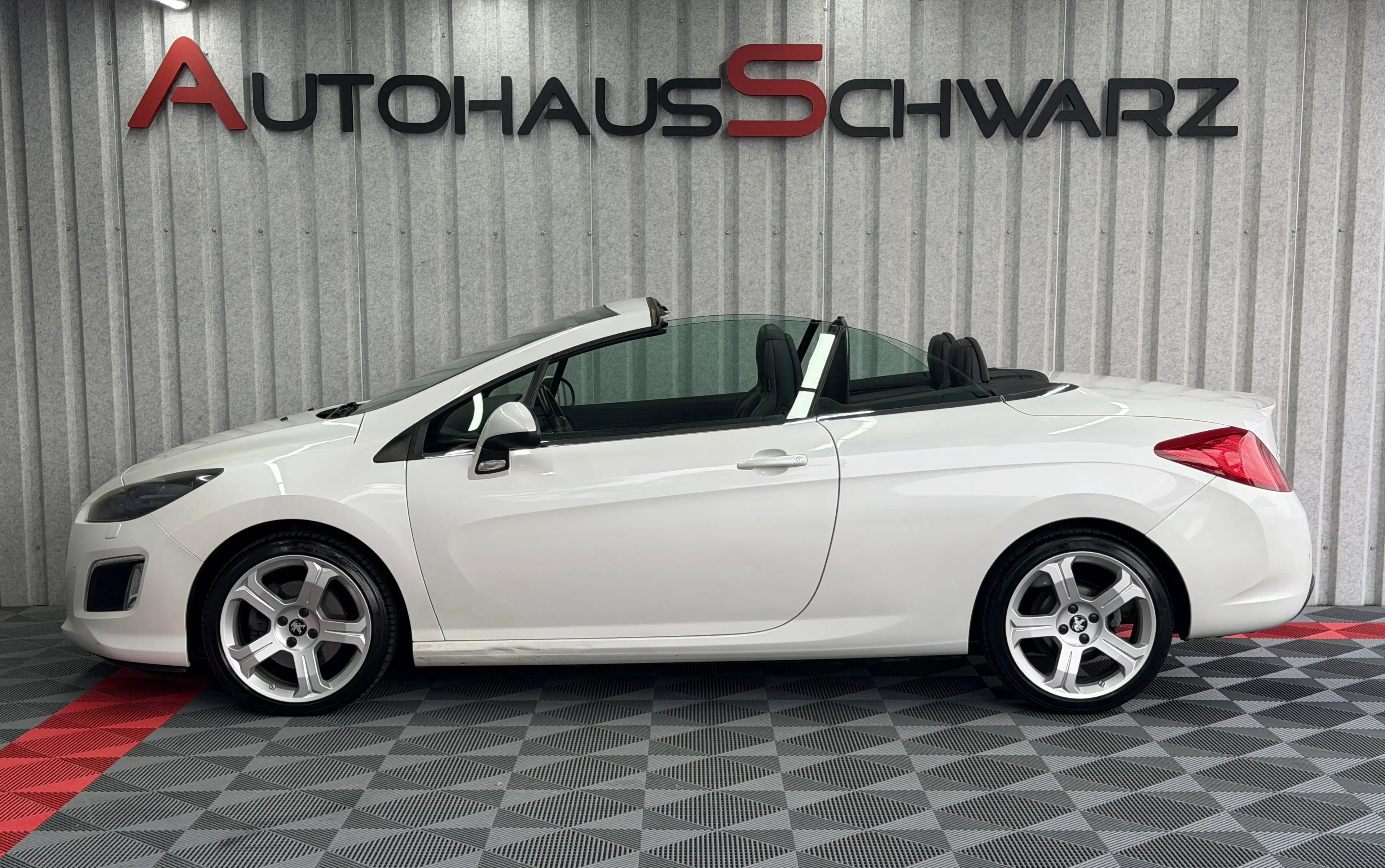 Peugeot 308 308CC Cabrio Automatik Leder JBL Tempo Navi LED PDC SHZ — photo 4