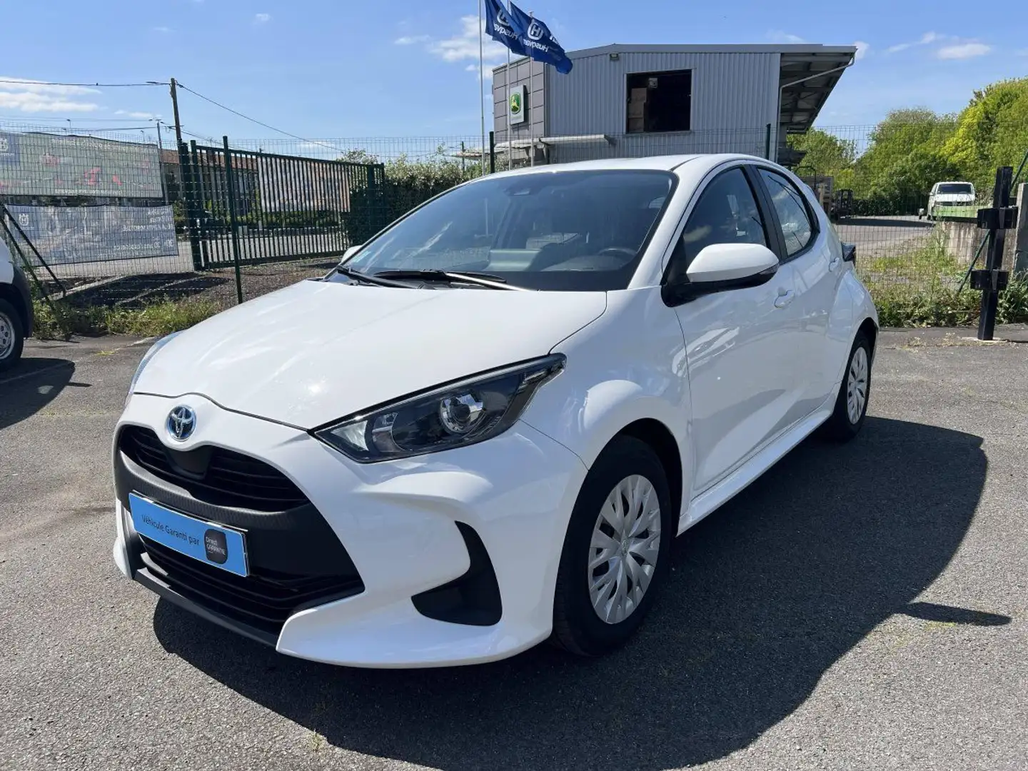 Toyota Yaris 116 H Design 5 p Hybride dynamique Blanc - 1