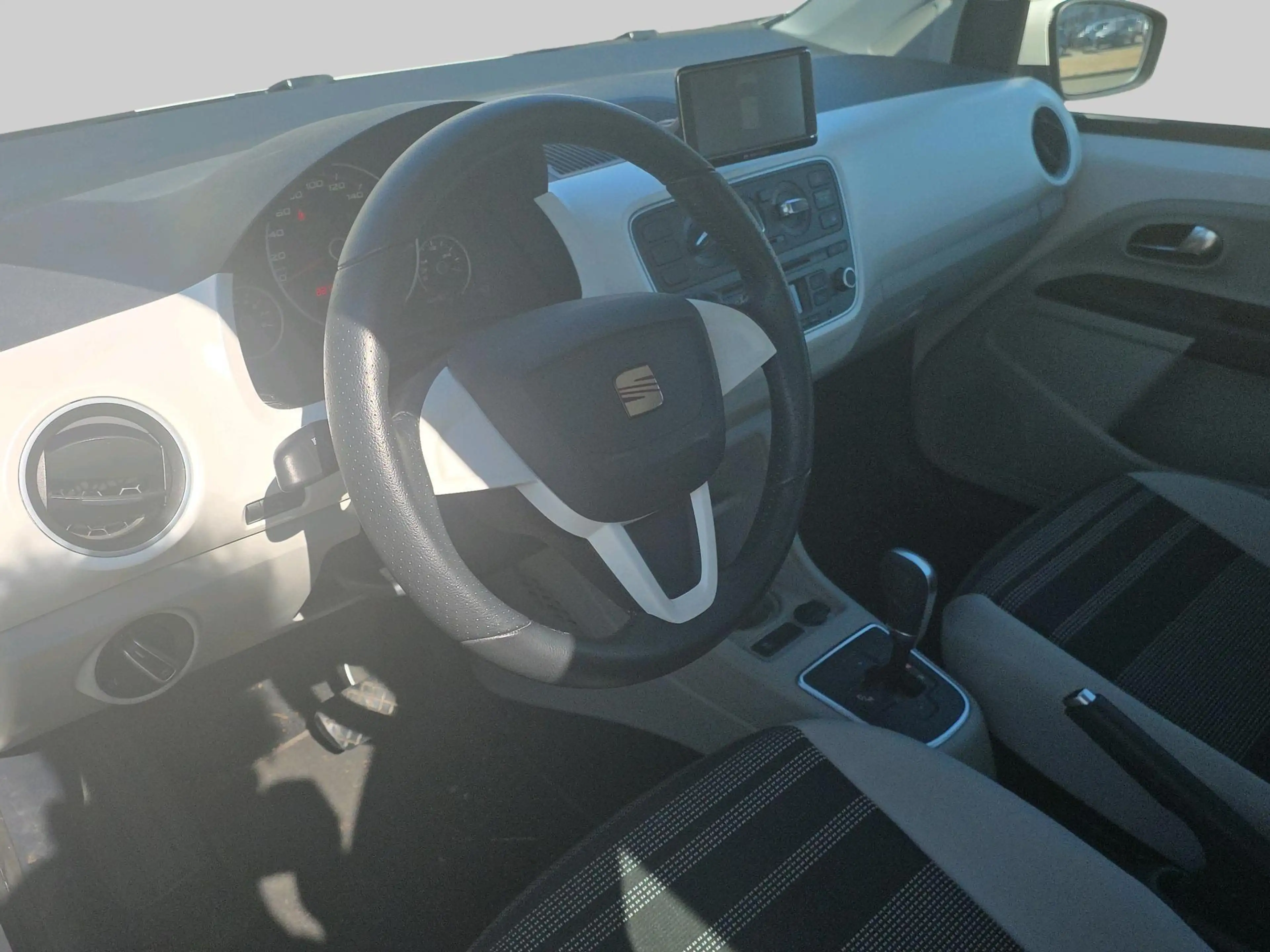 SEAT Mii 1.0 Style Chic — photo 4