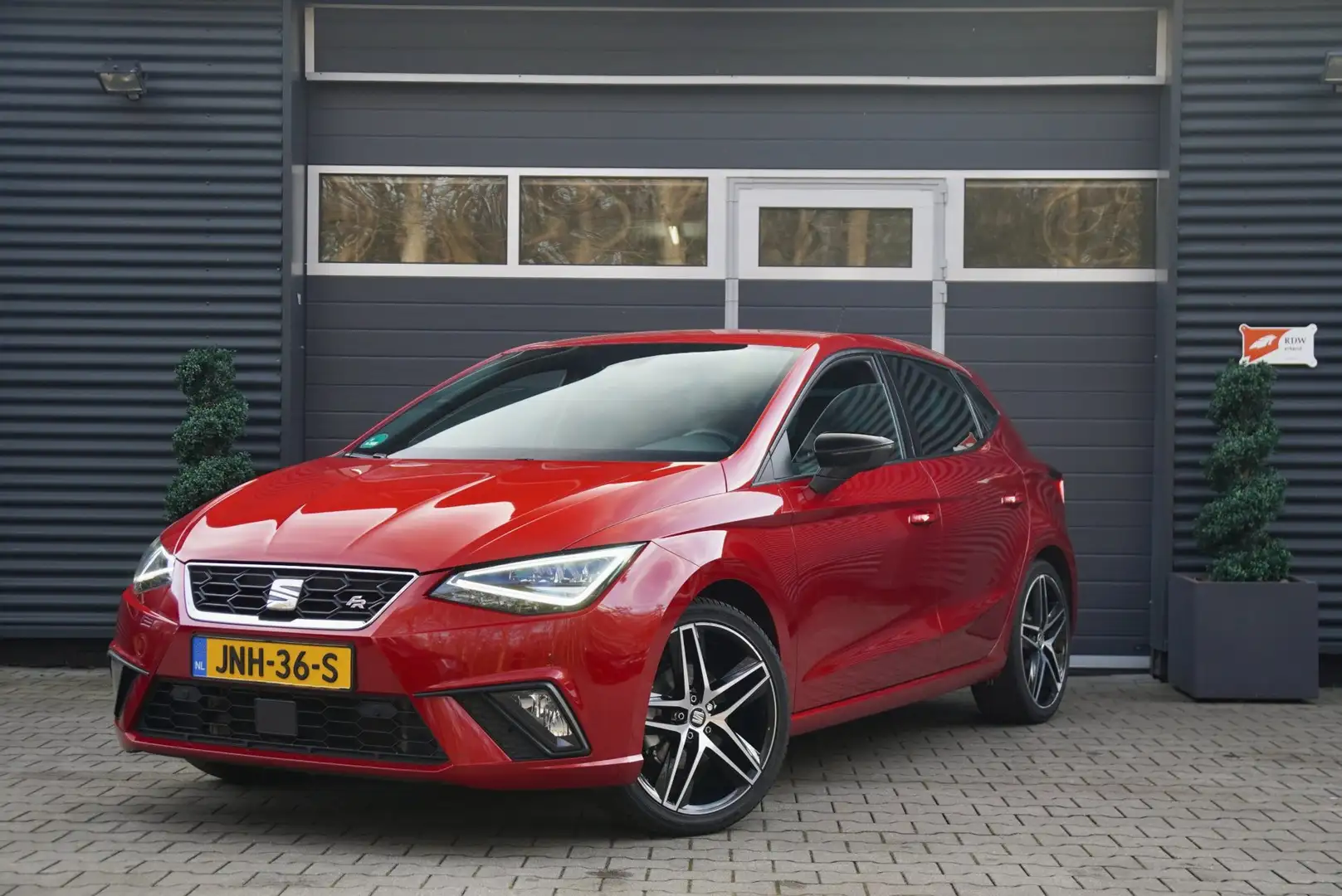 SEAT Ibiza 1.0 TSI FR AUT DSG CARPLAY 18" FULL LED ALCANTARA Rot - 1