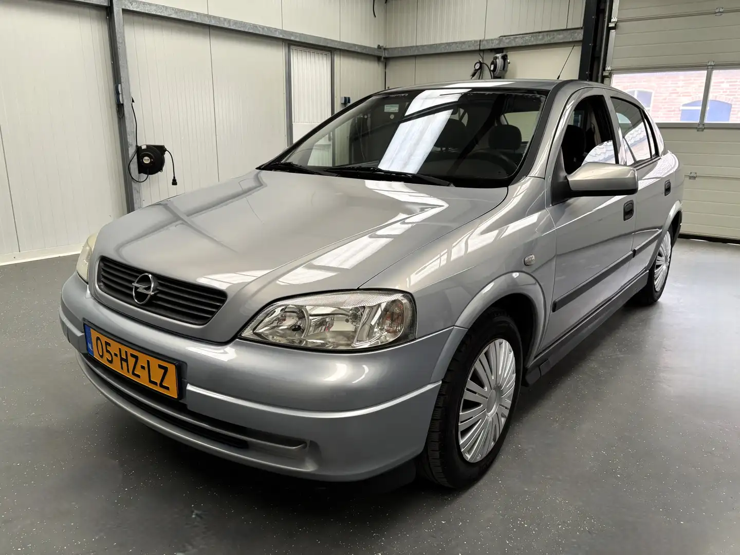 Opel Astra 1.6 Edition NETTE AUTO !! Grijs - 2