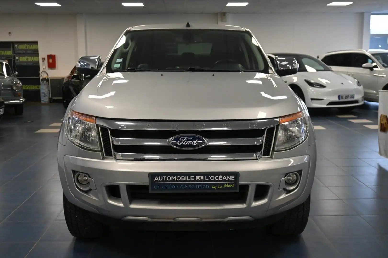 Ford Ranger DOUBLE CABINE 3.2 TDCi 200 4X4 LIMITED Gris - 2