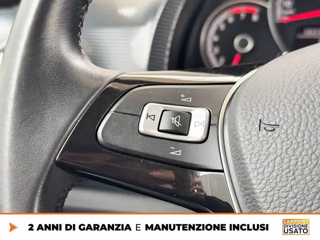 Volkswagen Up! view 22