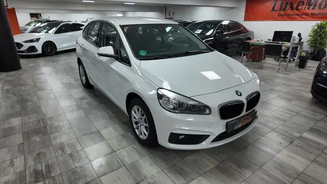 BMW 2 Series view 8