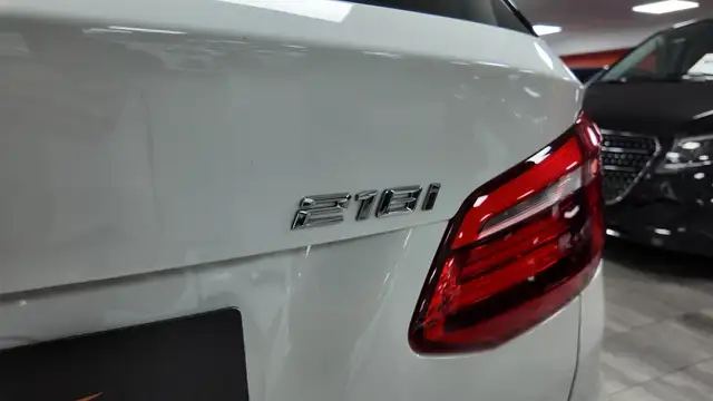 BMW 2 Series view 13