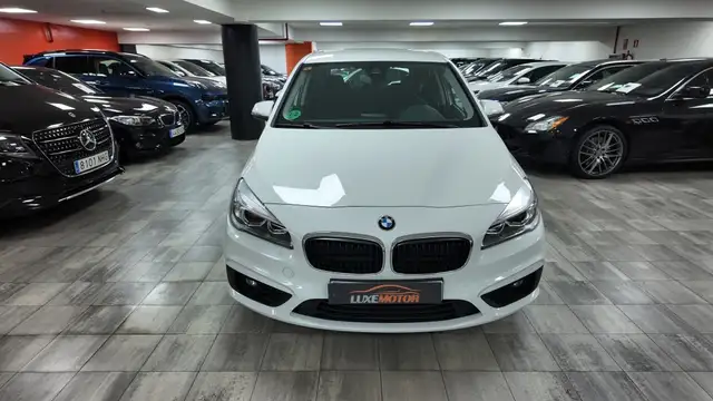 BMW 2 Series view 2