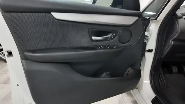 BMW 2 Series view 15