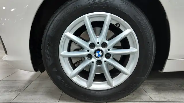 BMW 2 Series view 11
