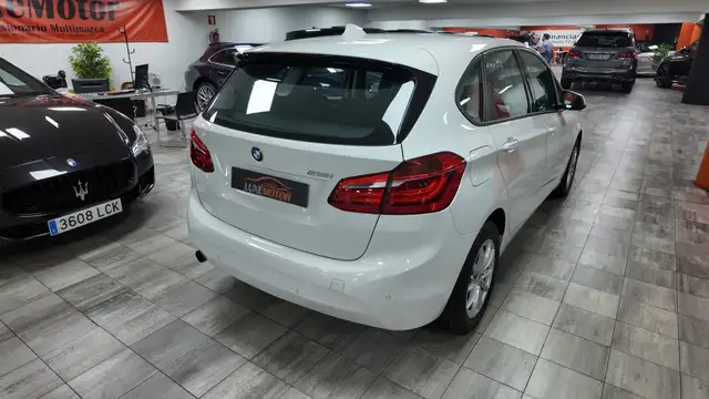 BMW 2 Series view 6
